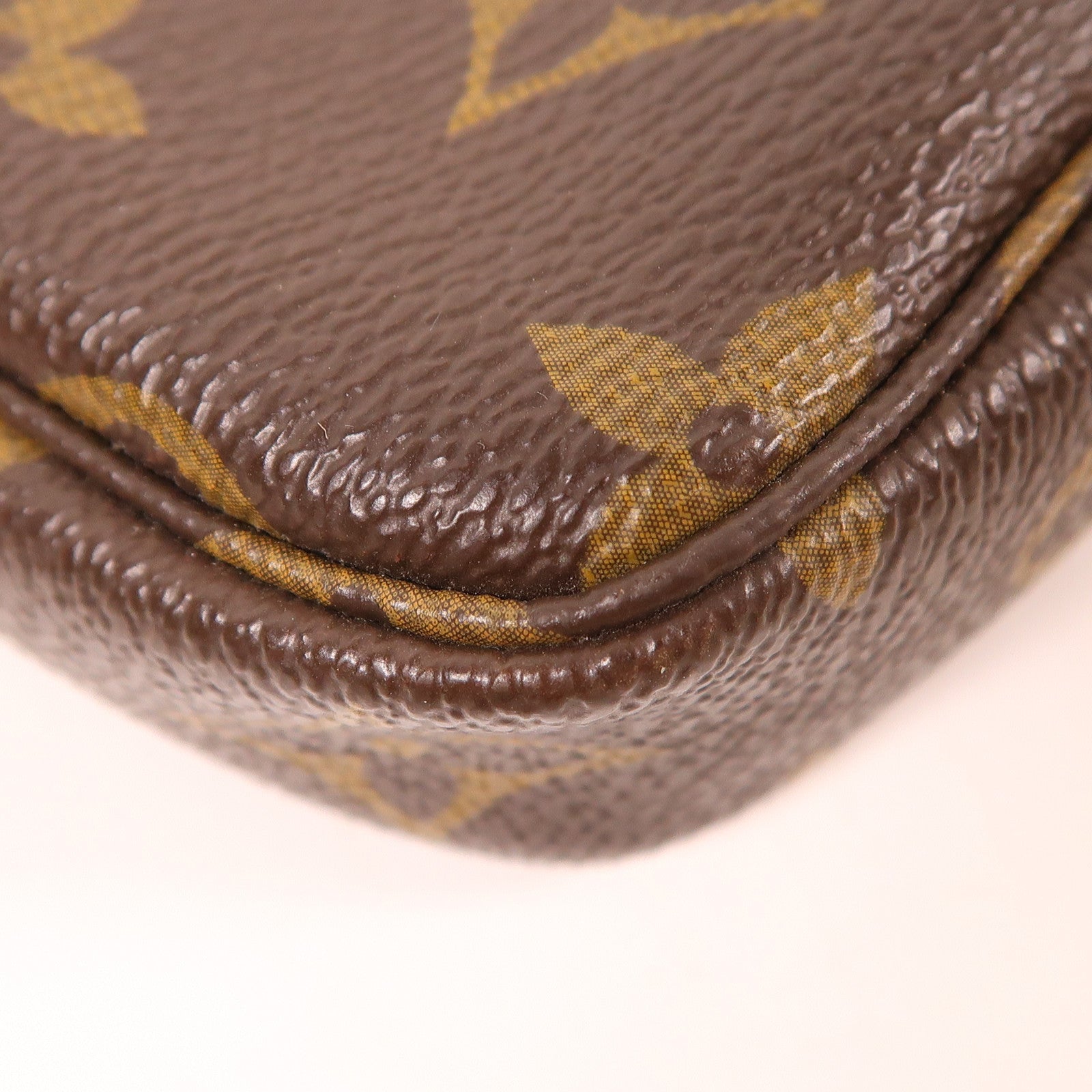 LOUIS VUITTON Monogram Pochette Accessories金扣手挽袋