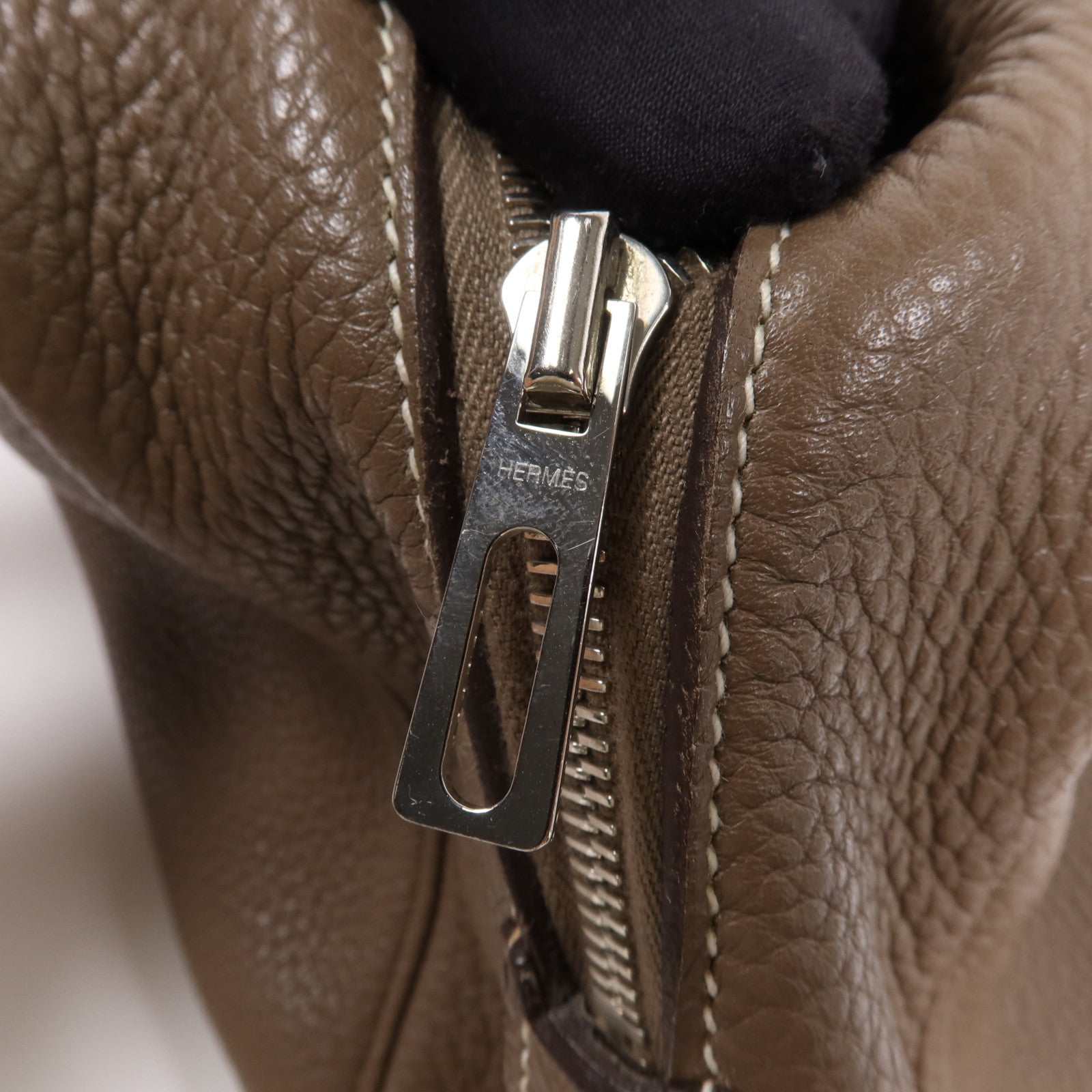 HERMES Clemence皮革Victoria 35銀扣手挽袋Etoupe