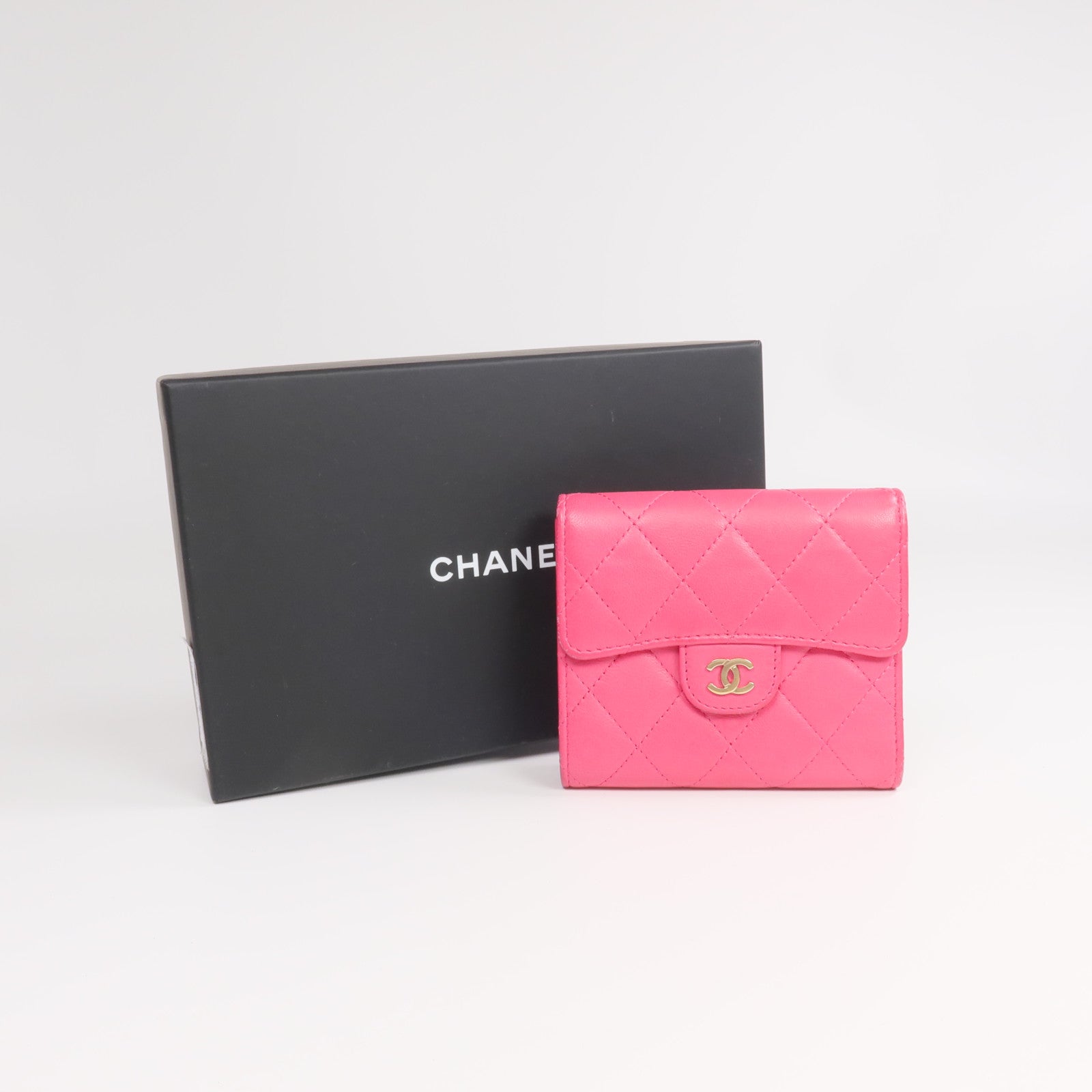 CHANEL 羊皮皮革Wallet金扣錢包