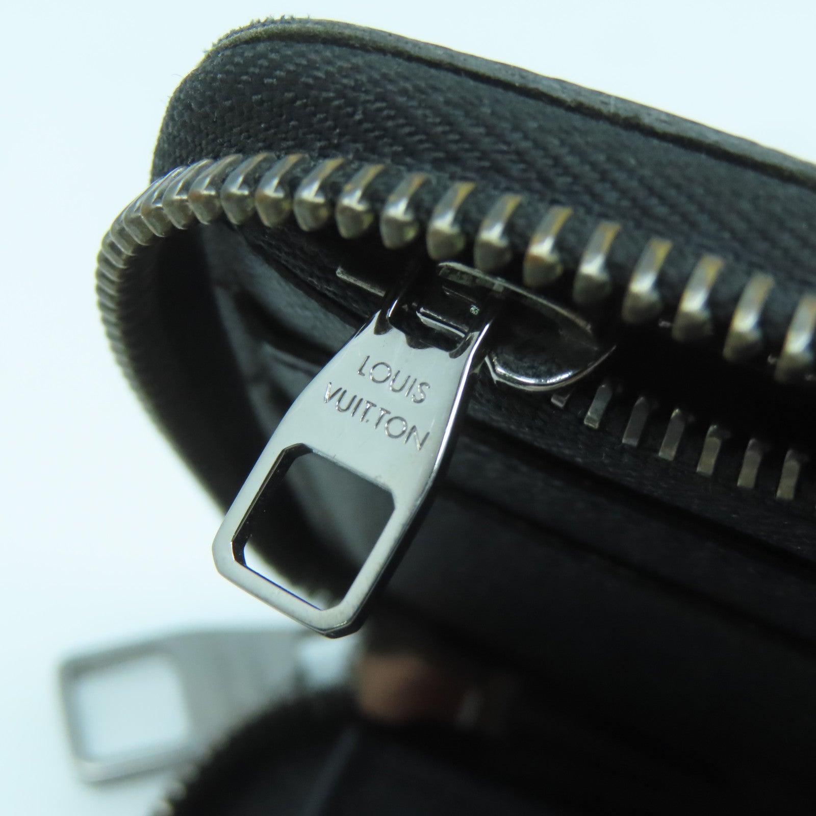 LOUIS VUITTON 【激減優惠】Monogram Eclipse Zippy Wallet Vertical銀扣長錢包黑色