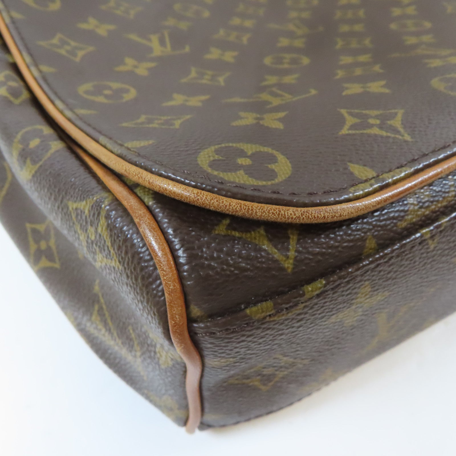 LOUIS VUITTON Monogram Abbesses金扣肩背袋啡色