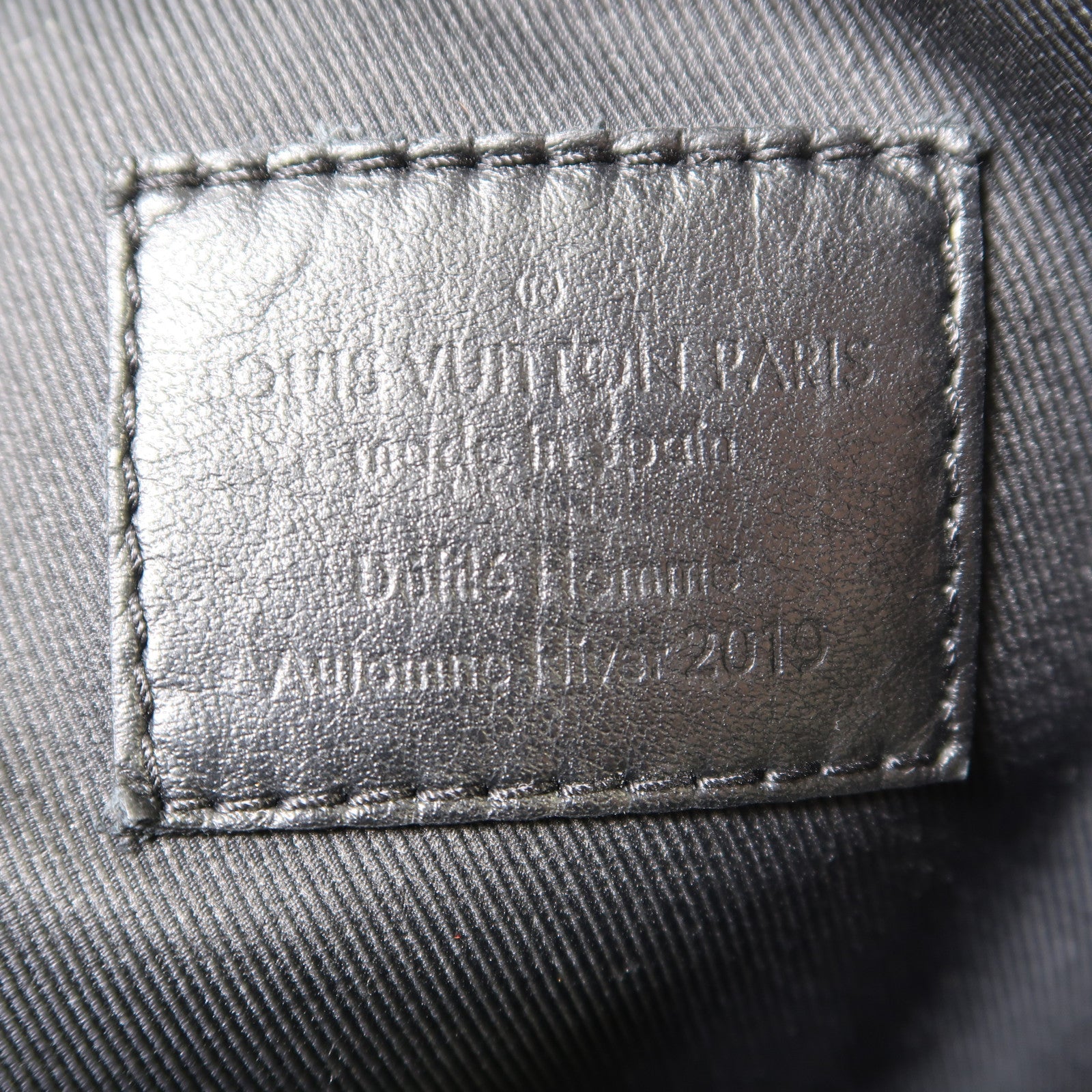 LOUIS VUITTON 【激減優惠】Taiga Danube Messenger肩背袋黑色