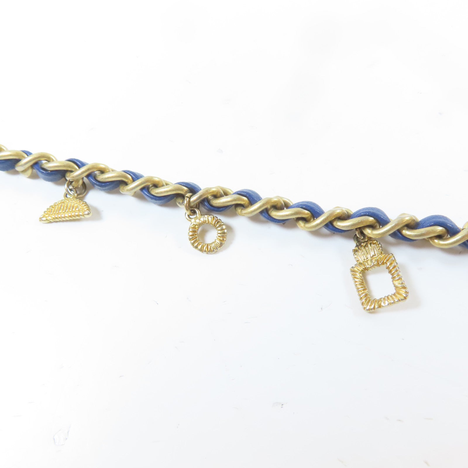 CHANEL 菱格牛皮皮革Egyptian Amulet金扣鏈帶肩背袋藍色