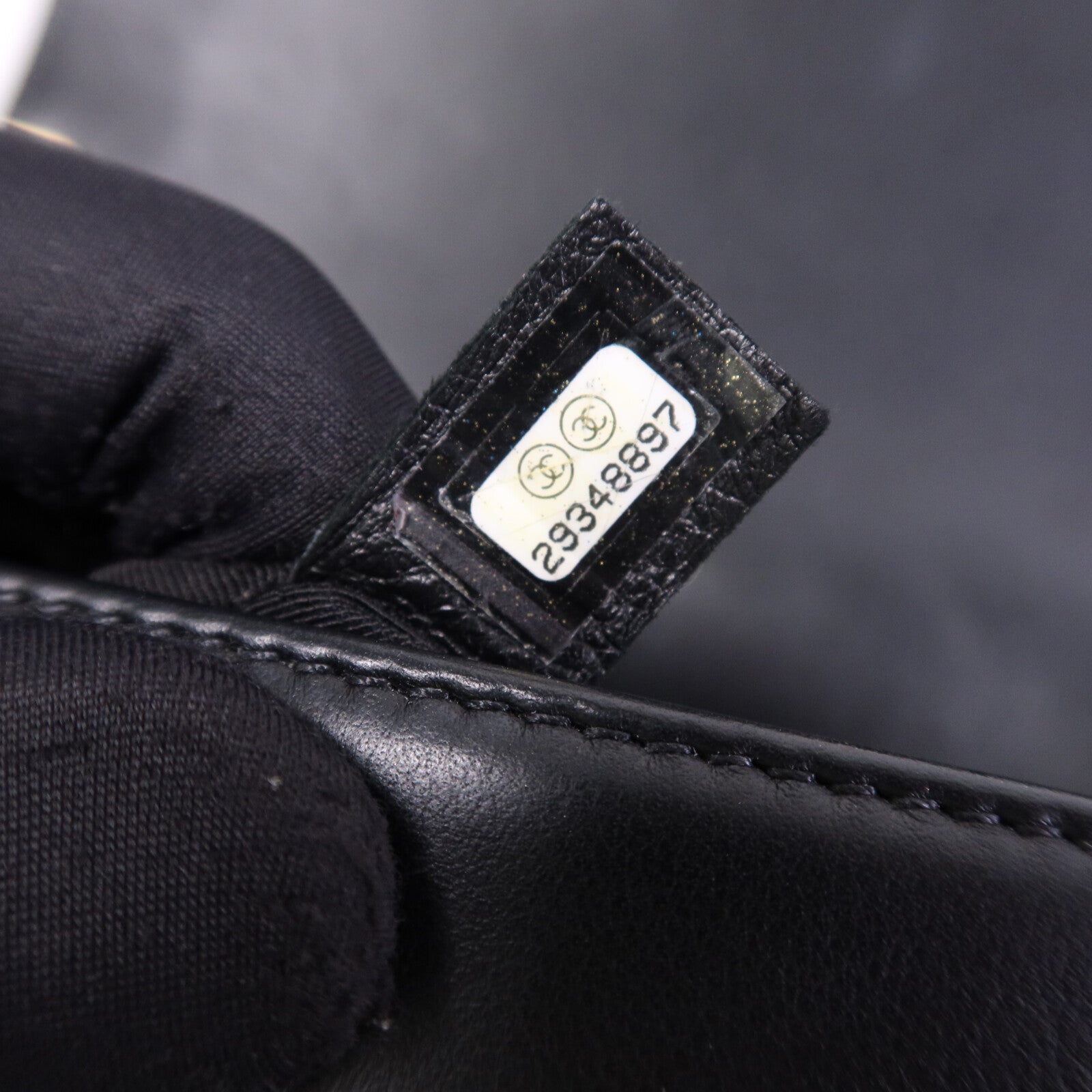CHANEL 羊皮皮革Boy 25金扣鏈帶肩背袋