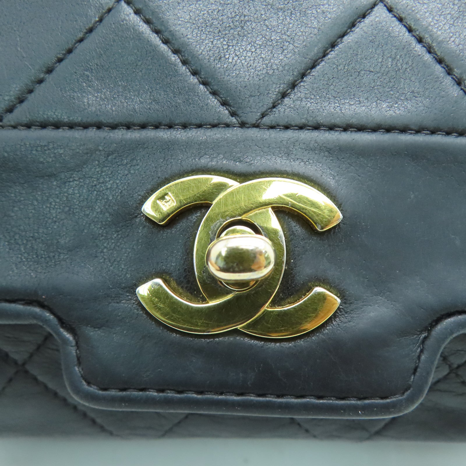 CHANEL 菱格羊皮皮革Chain Shoulder金扣肩背袋黑色