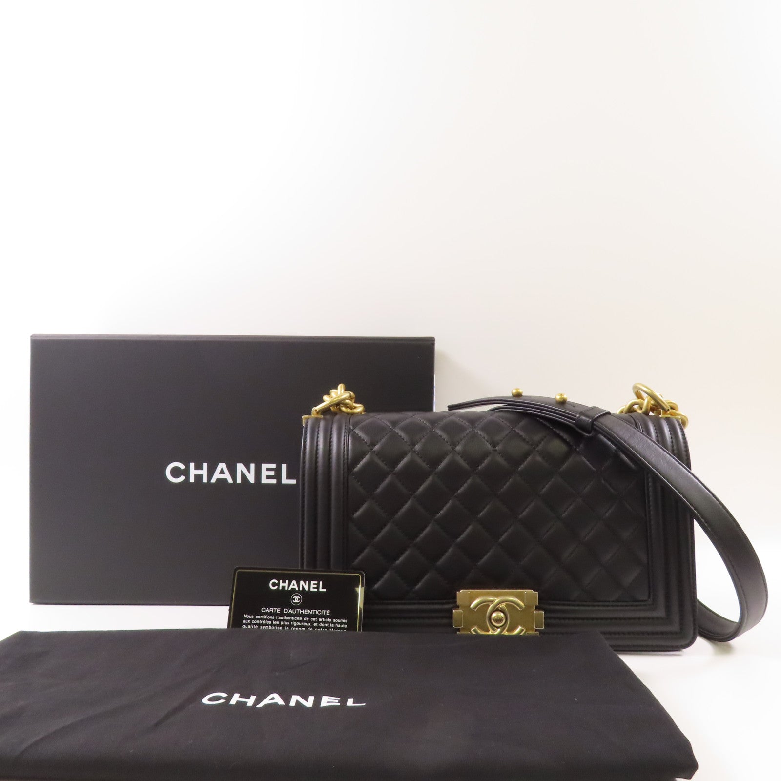CHANEL 羊皮皮革Boy 25金扣鏈帶肩背袋
