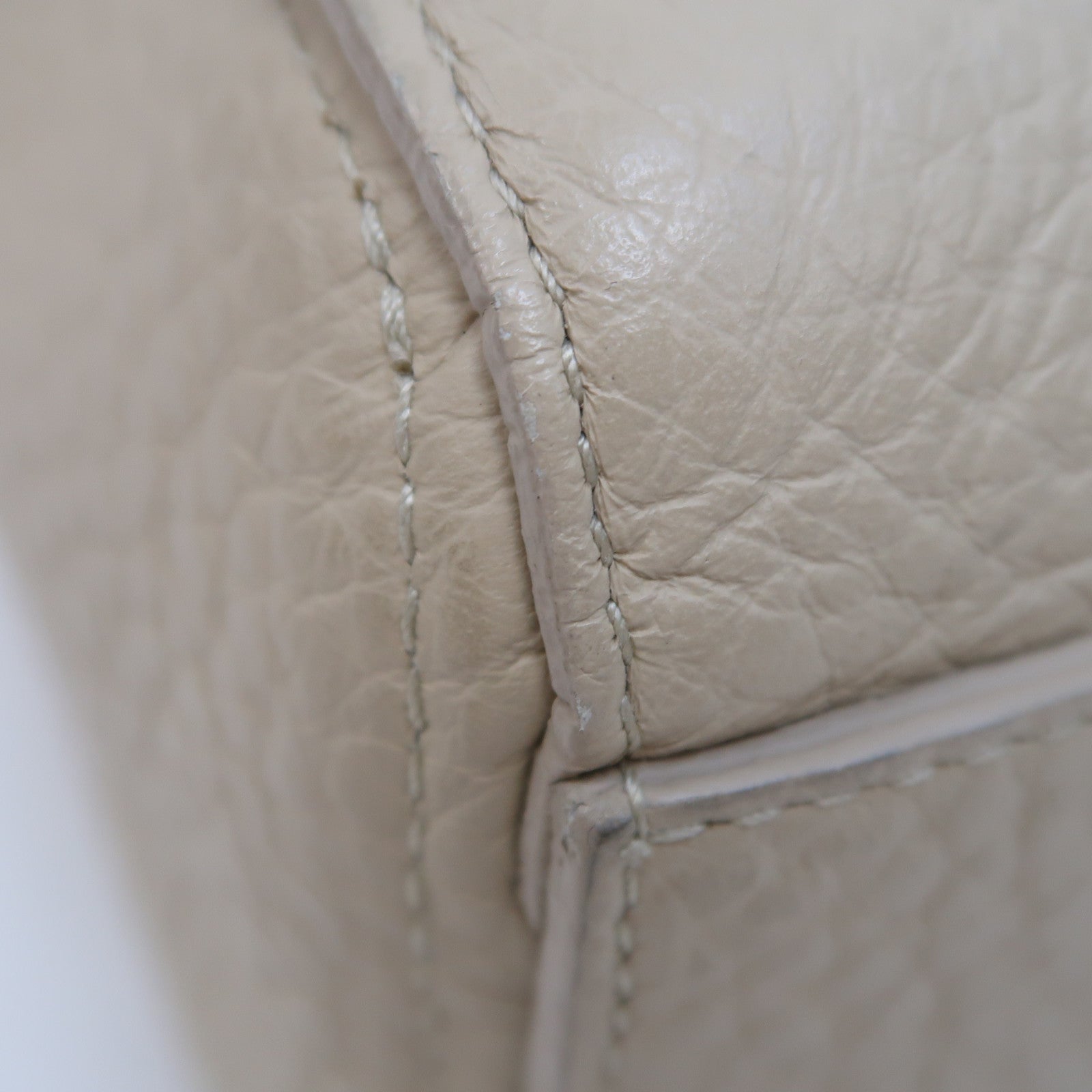Furla 牛皮皮革Capriccio Medium金扣肩背袋米色
