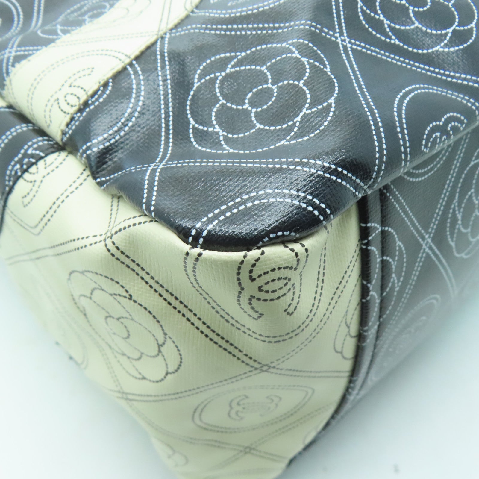 CHANEL 【激減優惠】塗層帆布Camellia Large Shopping Bag銀扣手挽袋黑色/白色