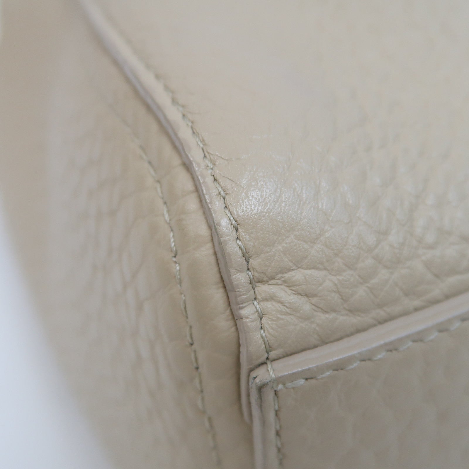 Furla 牛皮皮革Capriccio Medium金扣肩背袋米色