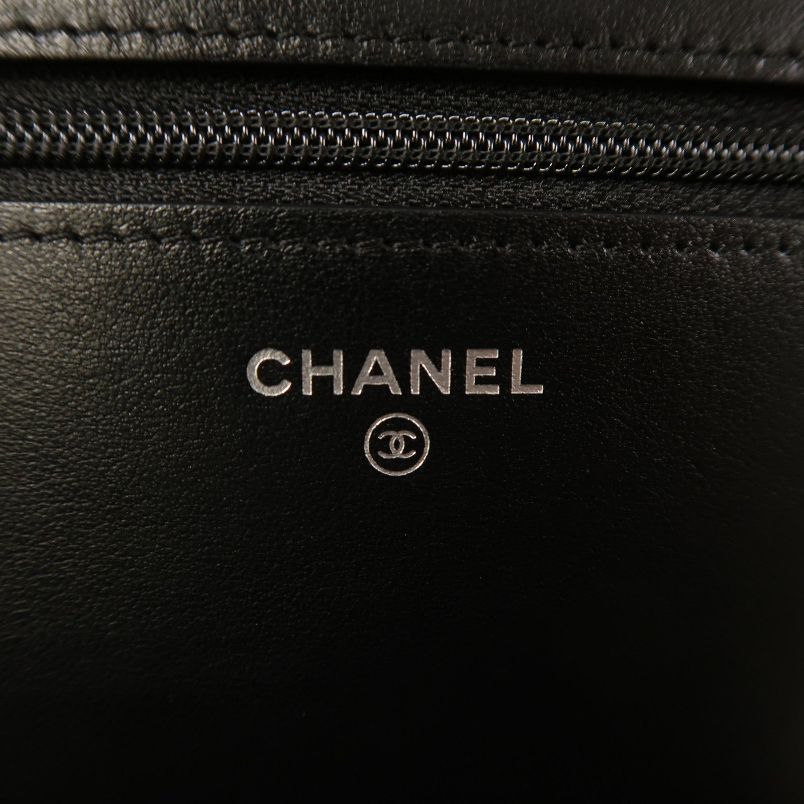 CHANEL 牛皮皮革WOC銀扣鏈帶肩背袋