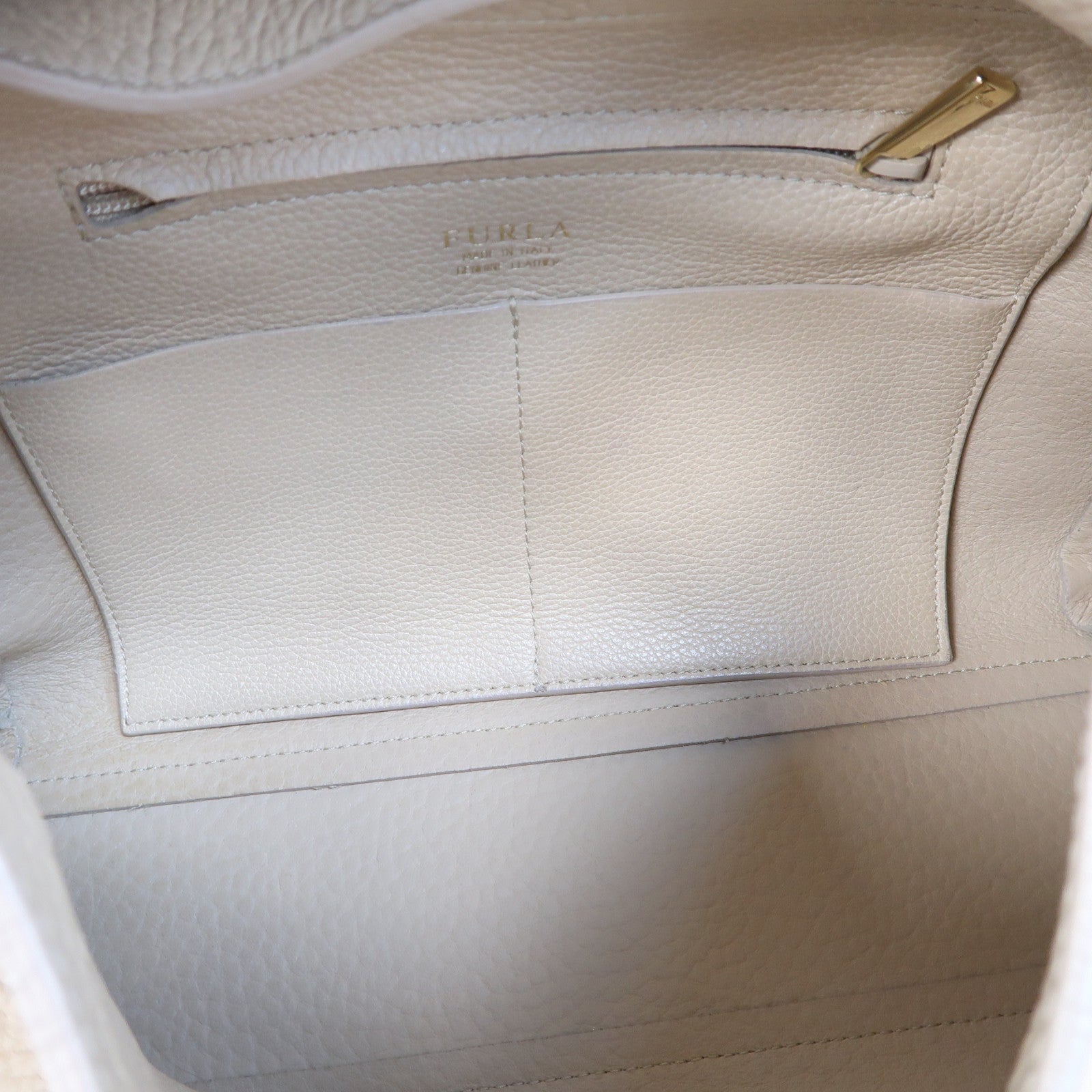 Furla 牛皮皮革Capriccio Medium金扣肩背袋米色