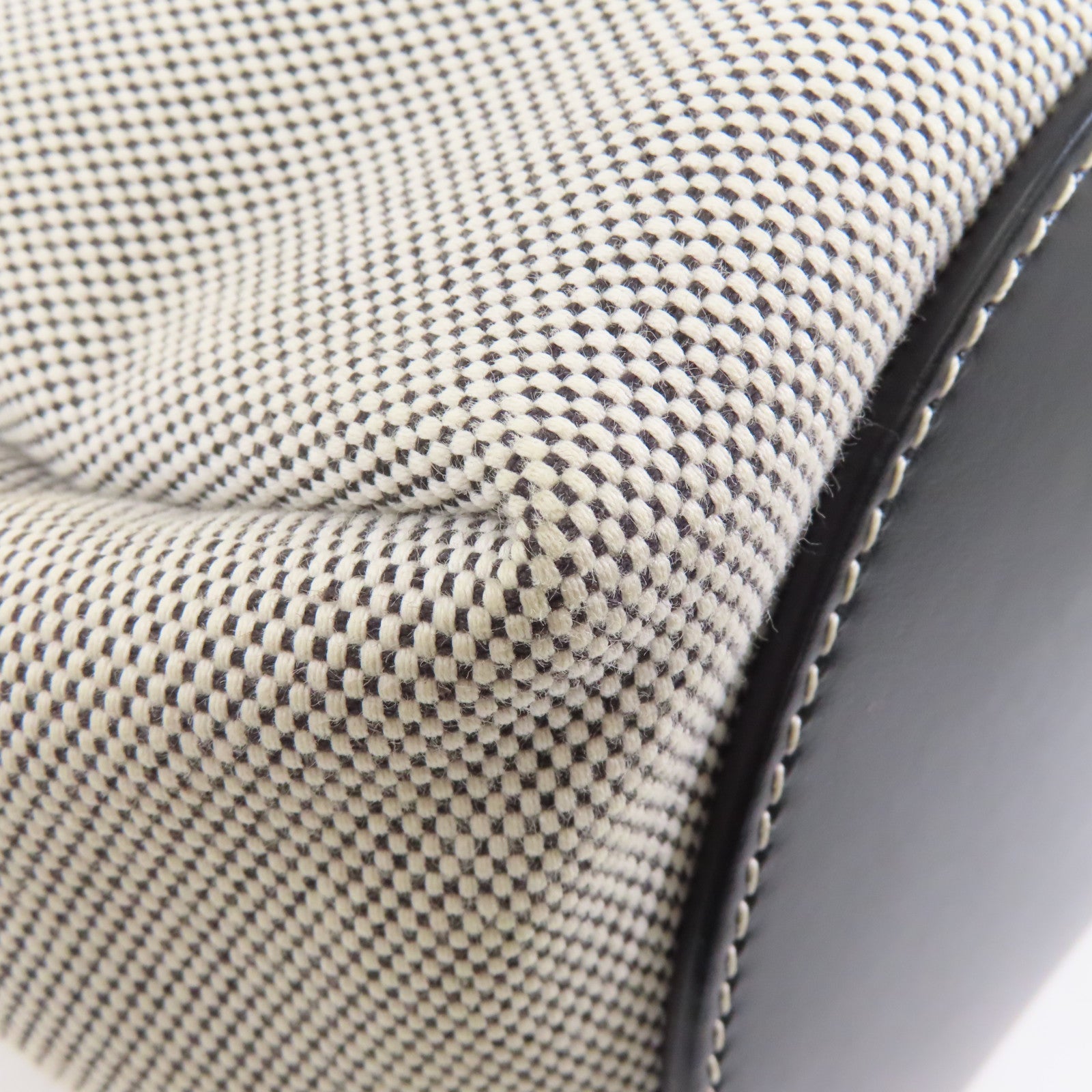 BURBERRY 帆布Drawstring Shoulder金扣手挽肩背兩用袋黑色