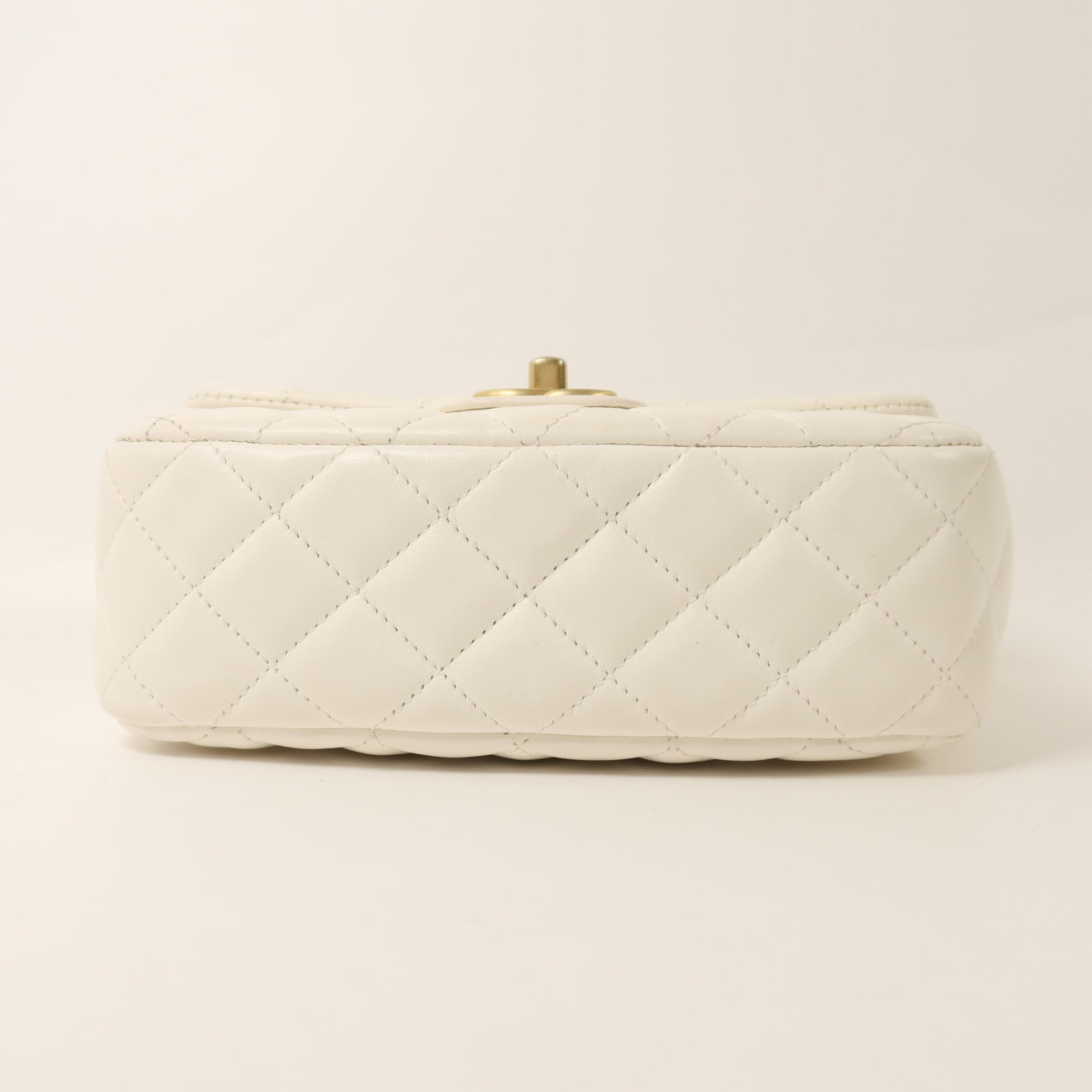 CHANEL 羊皮皮革Chain Shoulder金扣鏈帶肩背袋