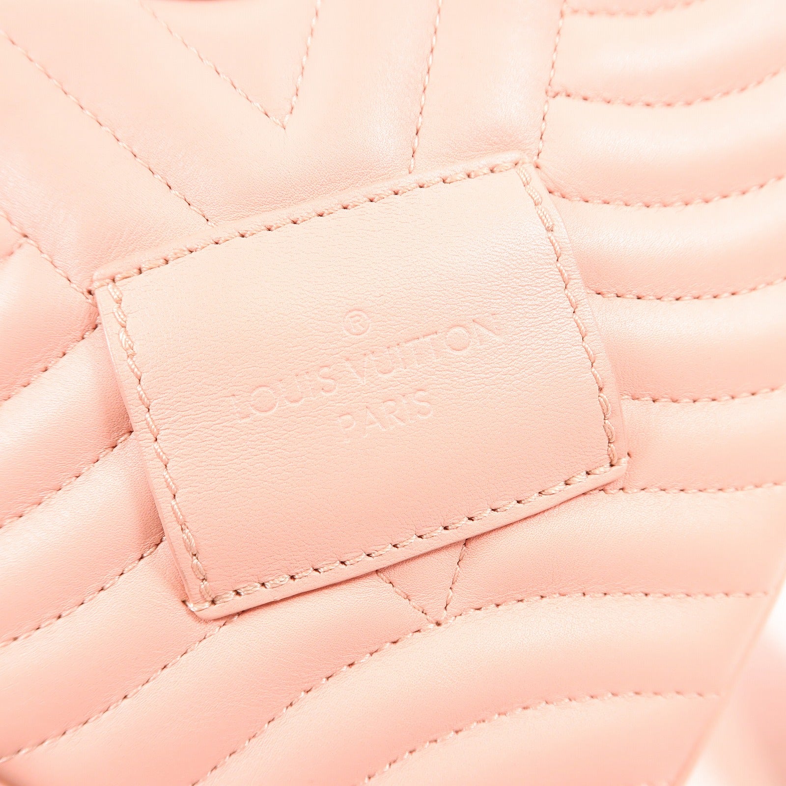 LOUIS VUITTON 牛皮皮革New Wave Heart金扣肩背袋