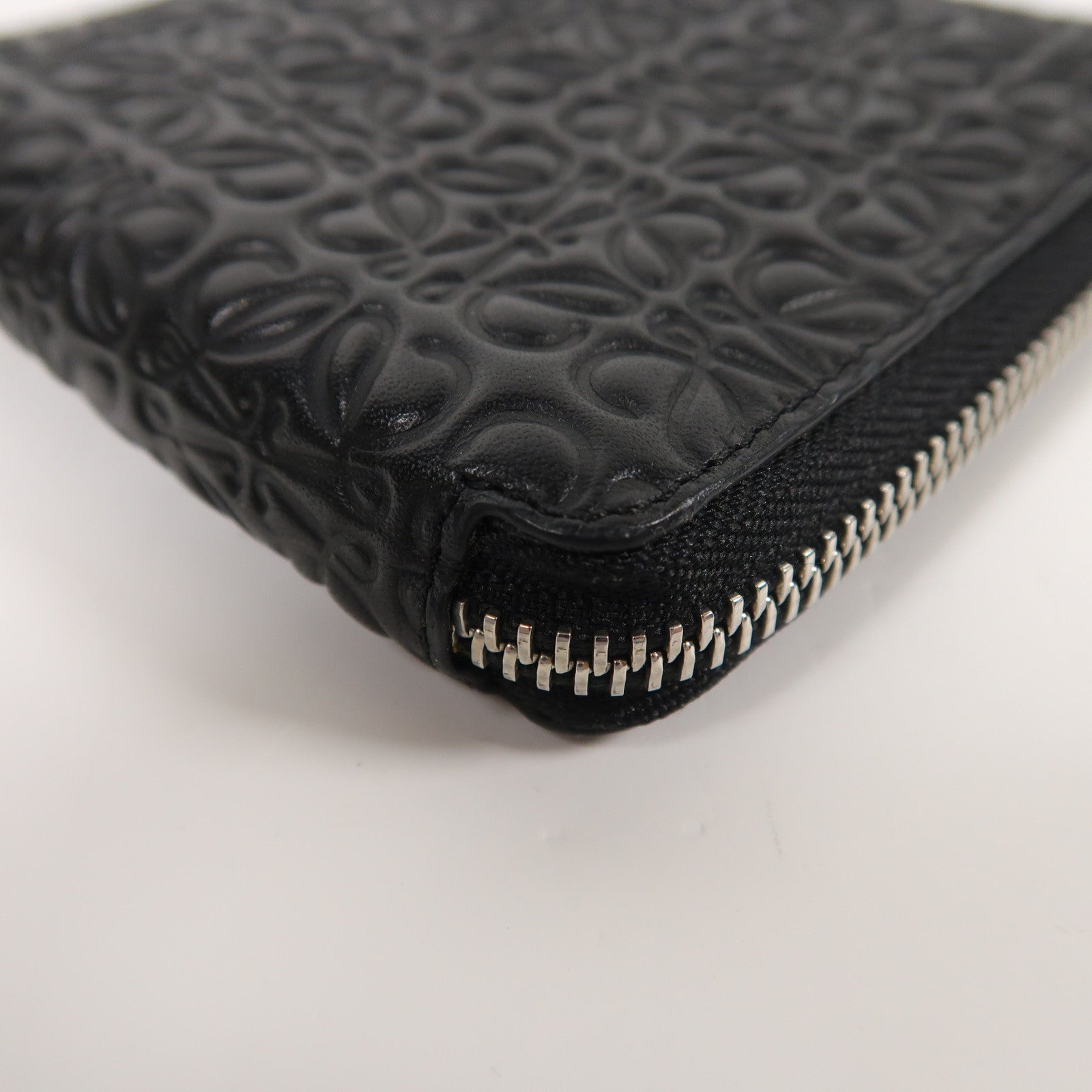 LOEWE 牛皮皮革Zipper Wallet銀扣錢包黑色