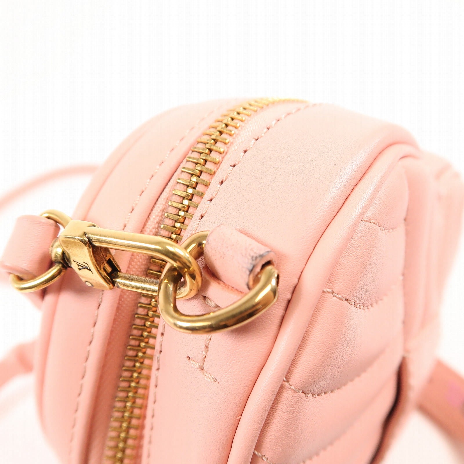LOUIS VUITTON 牛皮皮革New Wave Heart金扣肩背袋