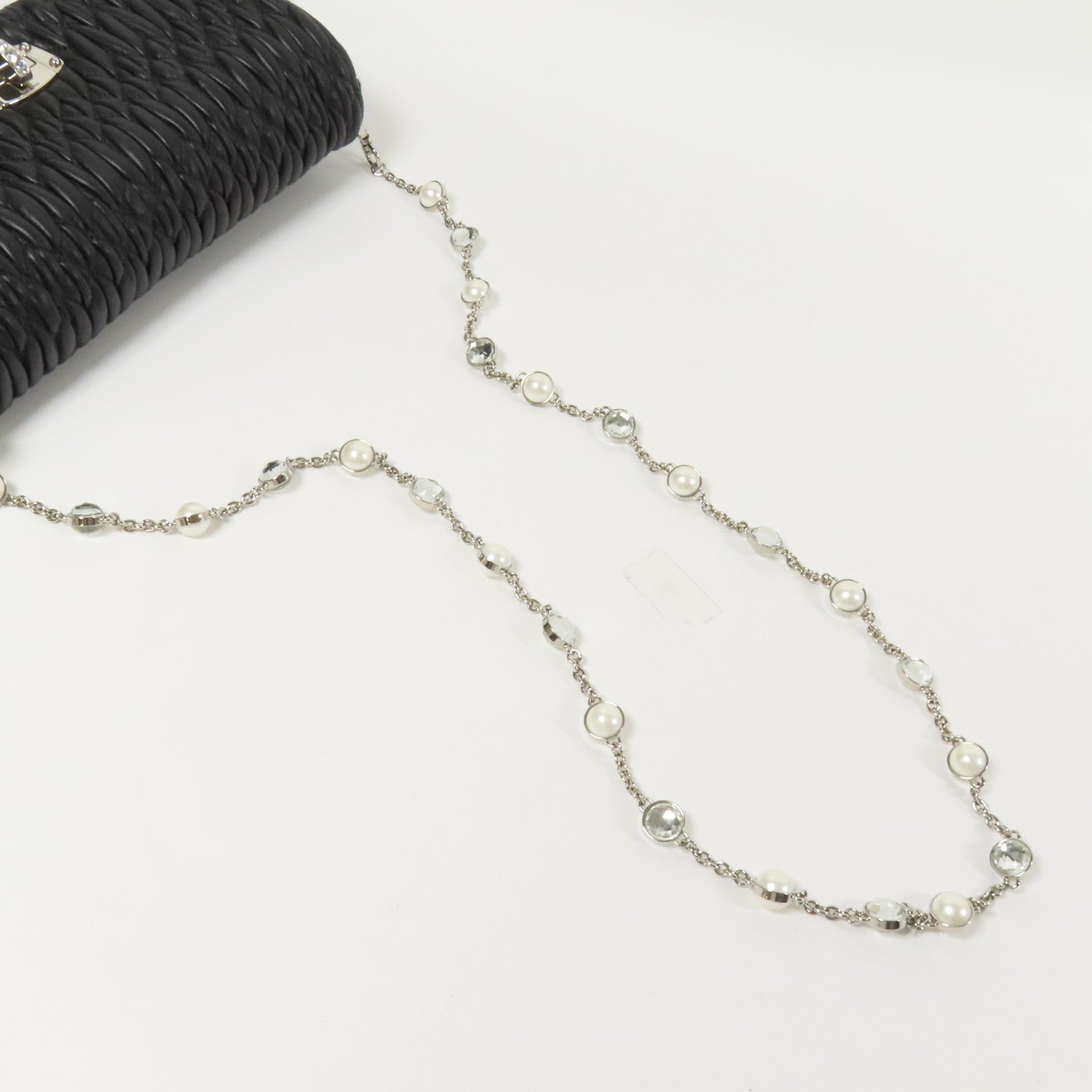 Miu Miu 皮革Shoulder Bag銀扣肩背袋