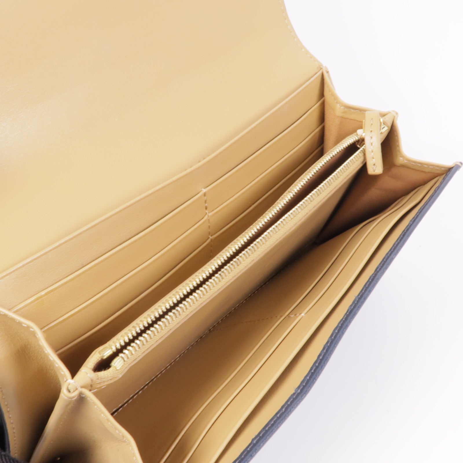 FENDI 牛皮皮革Wallet金扣長錢包