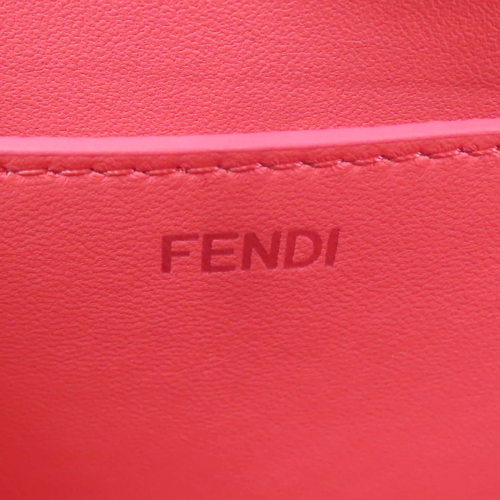 FENDI 【激減優惠】皮革Peekaboo Cut銀扣鏈帶肩背袋