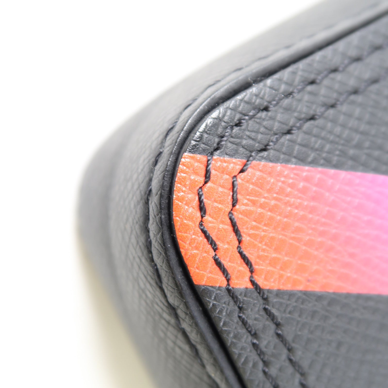 LOUIS VUITTON 【激減優惠】Taiga Danube Messenger肩背袋黑色