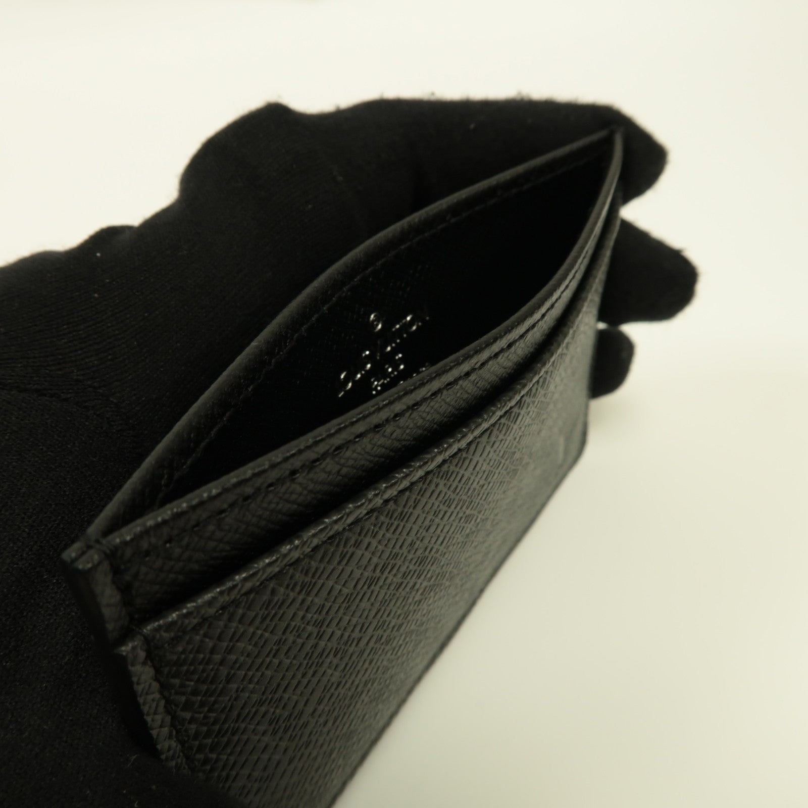 LOUIS VUITTON 【激減優惠】Taiga Porto Cal Sampur Card Holder卡片套黑色