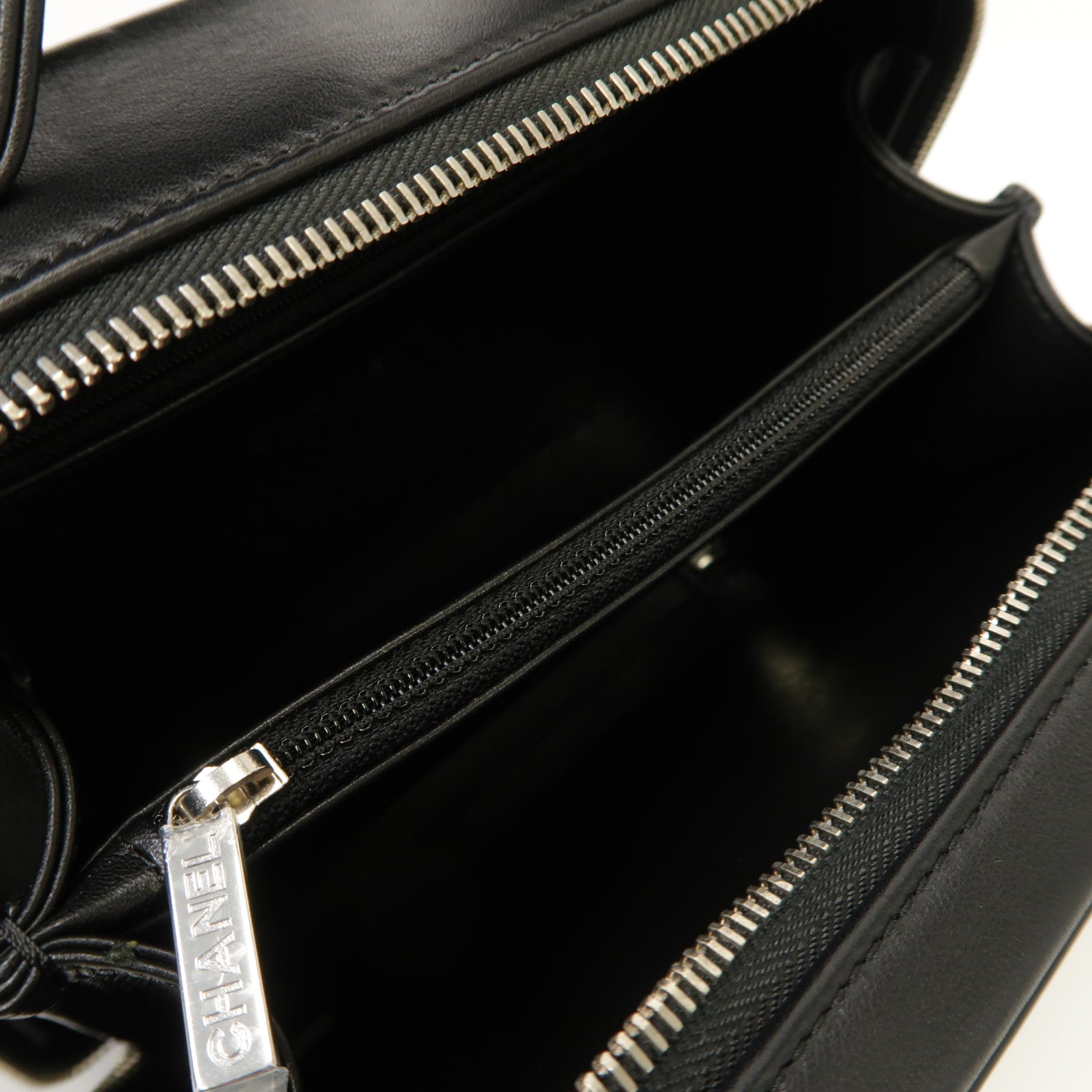 CHANEL 菱格羊皮皮革Vanity Case銀扣手挽肩背兩用袋黒色