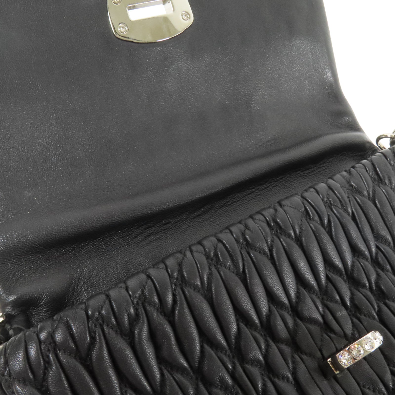 Miu Miu 皮革Shoulder Bag銀扣肩背袋