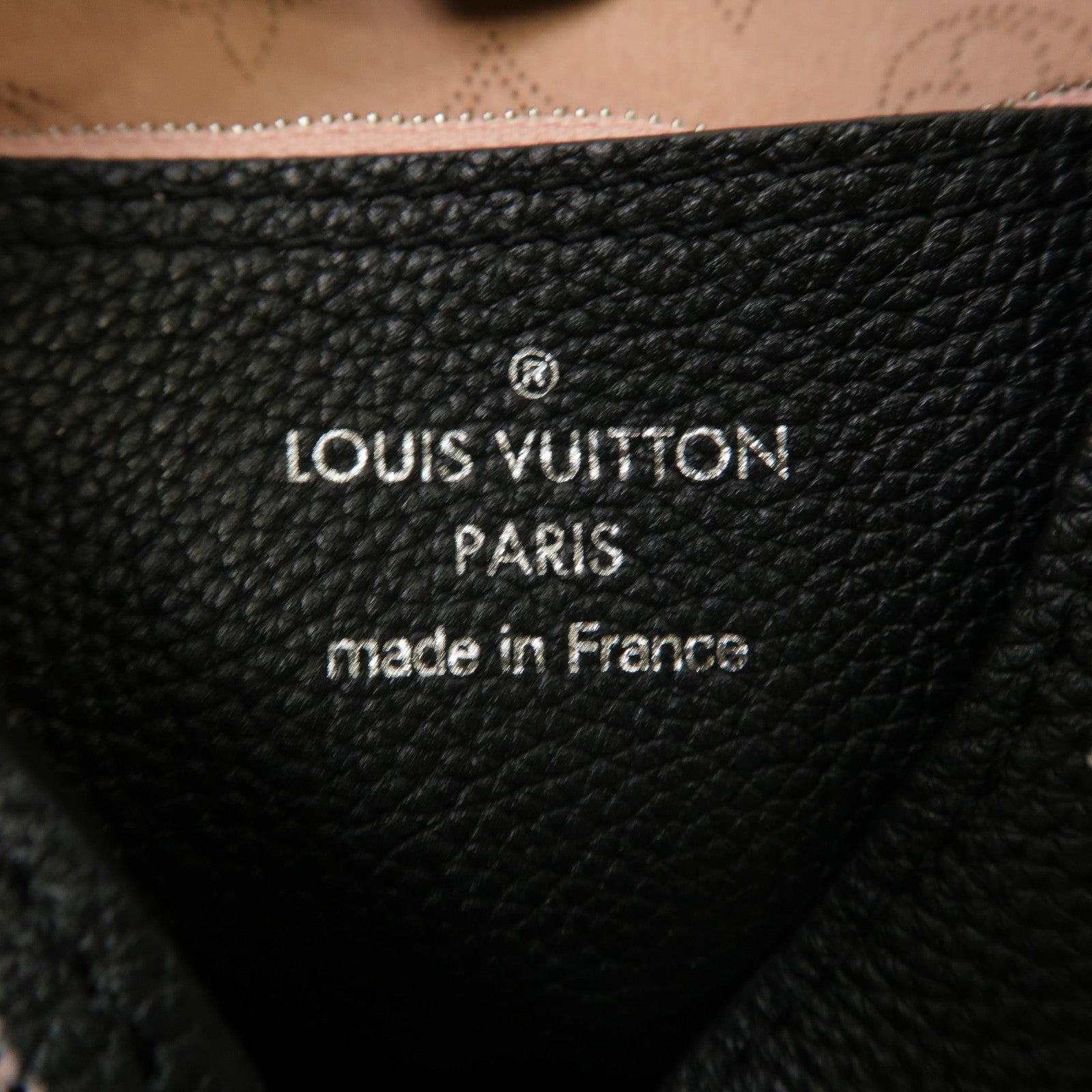 LOUIS VUITTON Monogram Mahina Carmel Hobo Bag銀扣肩背袋黑色