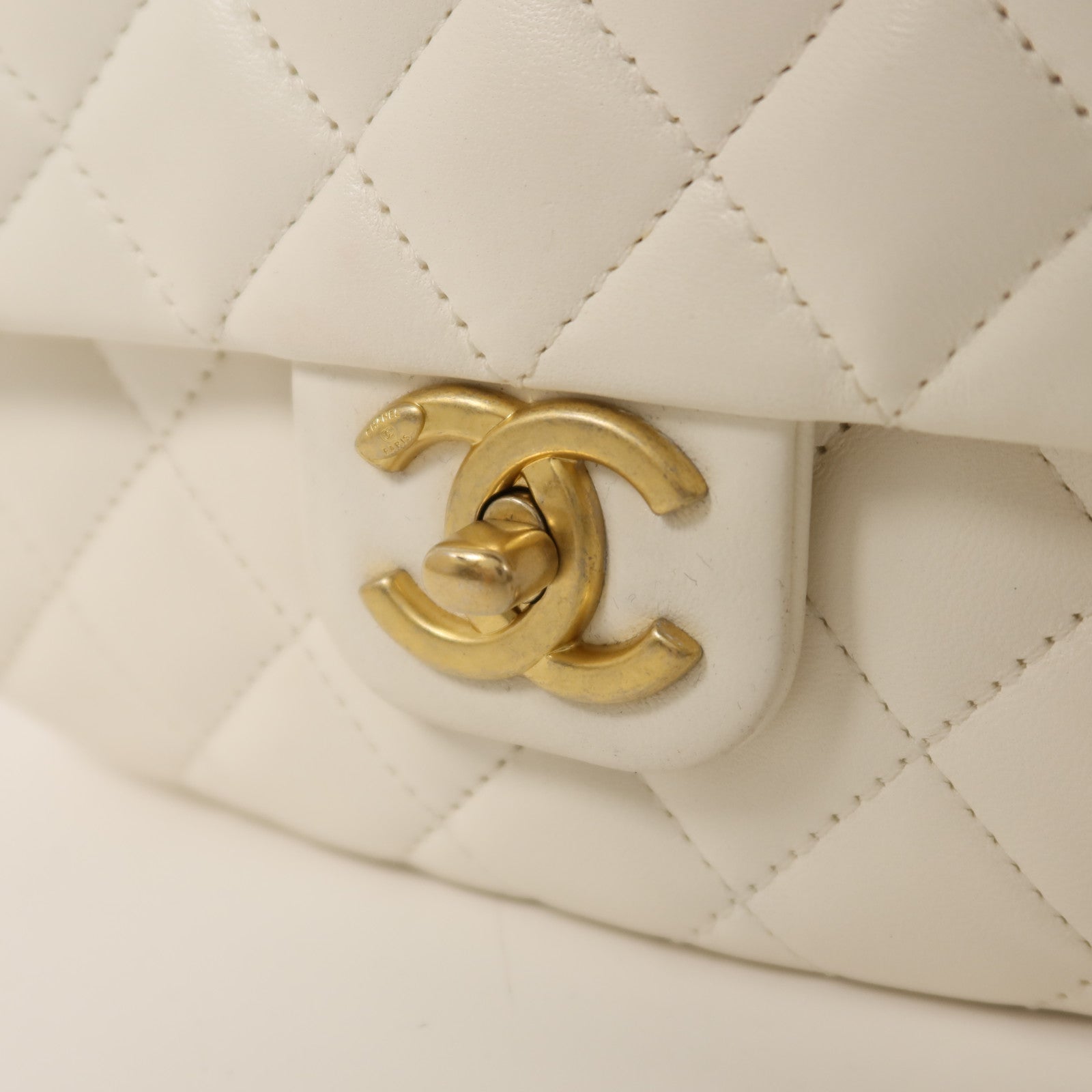 CHANEL 羊皮皮革Chain Shoulder金扣鏈帶肩背袋