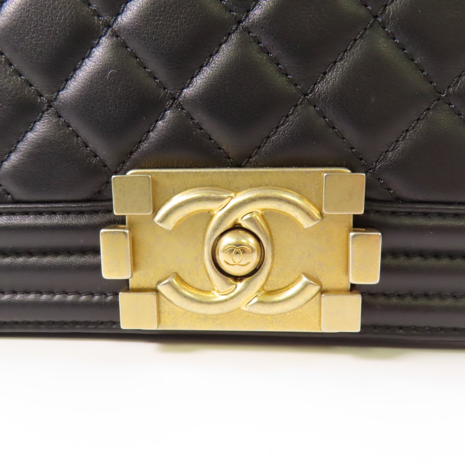 CHANEL 羊皮皮革Boy 25金扣鏈帶肩背袋