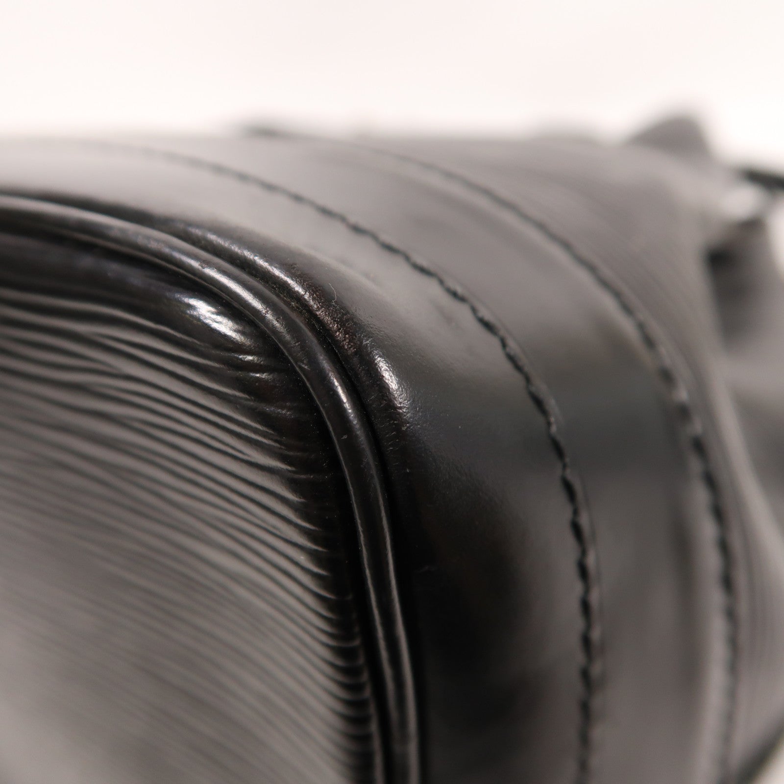 LOUIS VUITTON Epi Noe金扣肩背袋