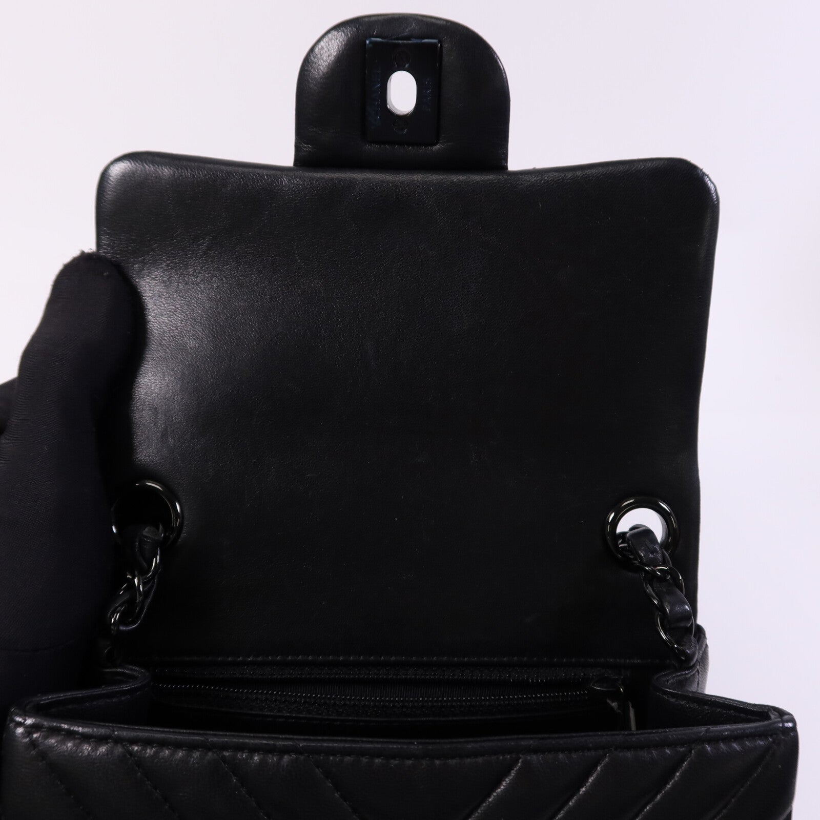 CHANEL 羊皮皮革Mini Classic 17鏈帶肩背袋