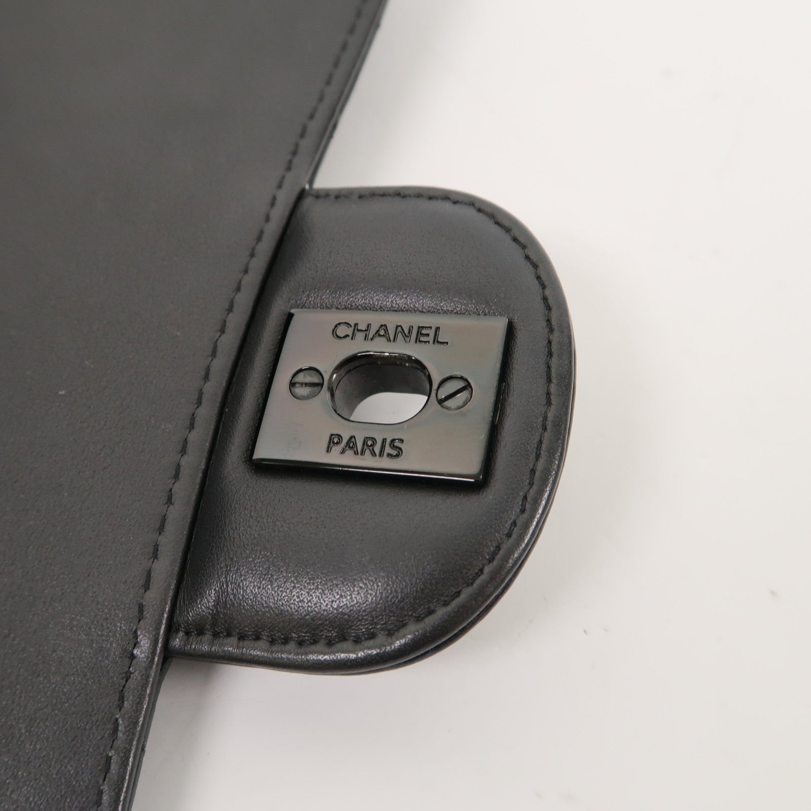 CHANEL 斜紋漆皮皮革Classic Flap 20銀扣鏈帶肩背袋黑色