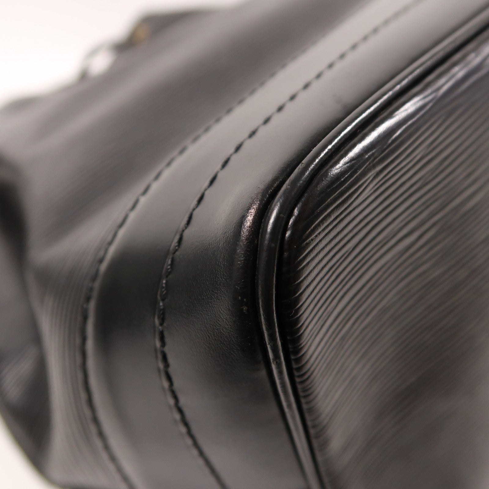 LOUIS VUITTON Epi Noe金扣肩背袋