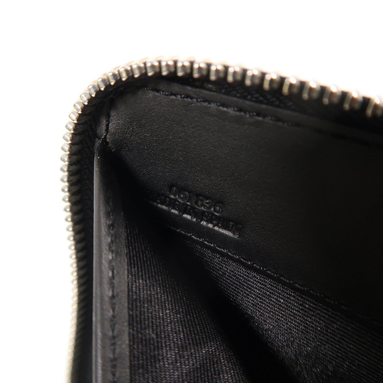 LOEWE 牛皮皮革Zipper Wallet銀扣錢包黑色
