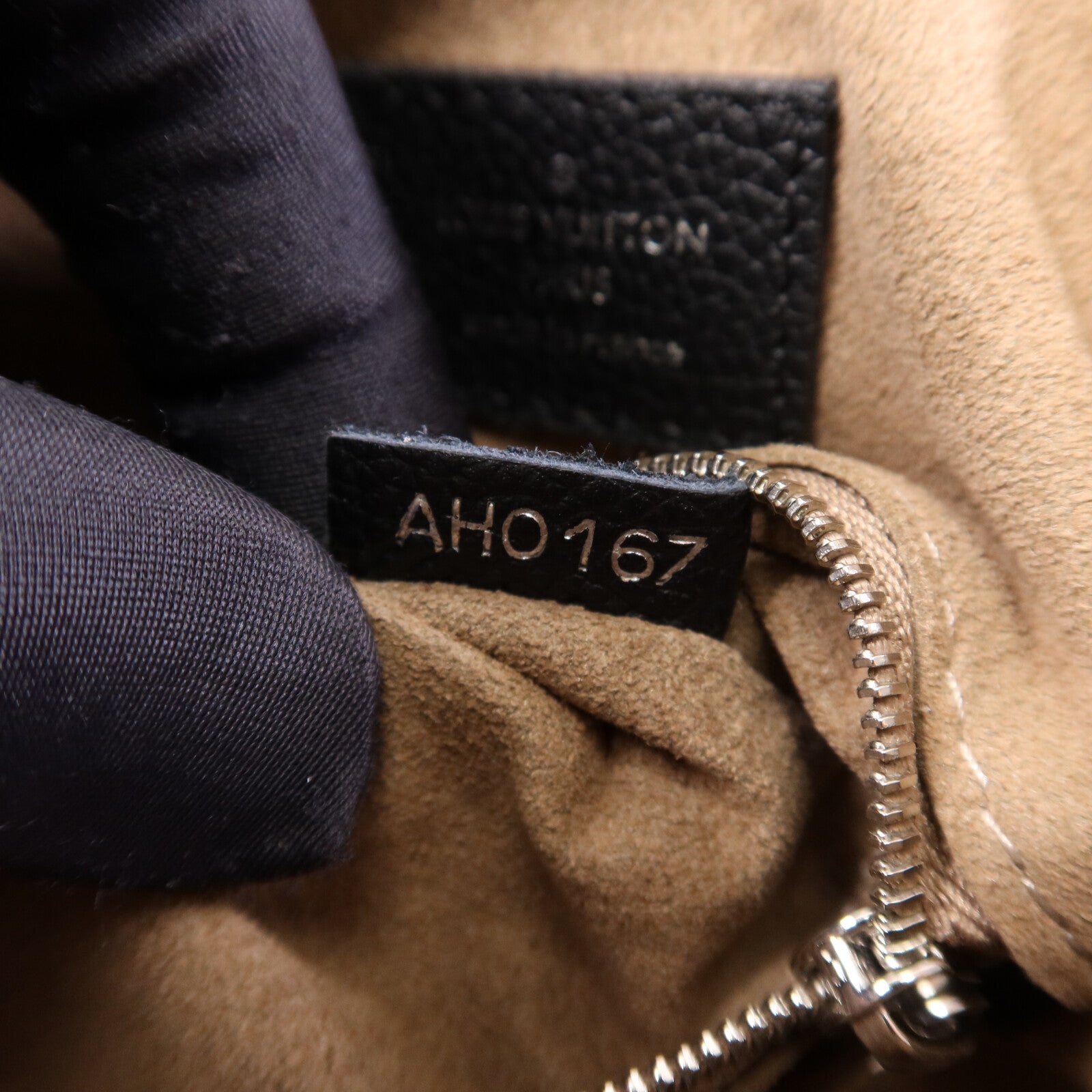 LOUIS VUITTON 【激減優惠】Monogram Mahina Babylone Chain BB銀扣肩背袋