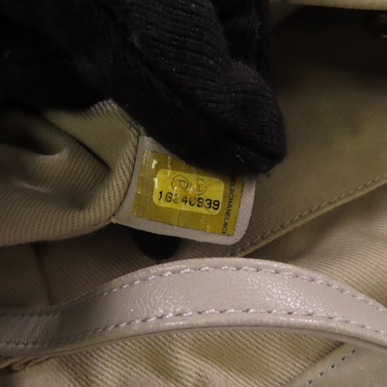 CHANEL 皮革Shoulder Bag銀扣鏈帶肩背袋