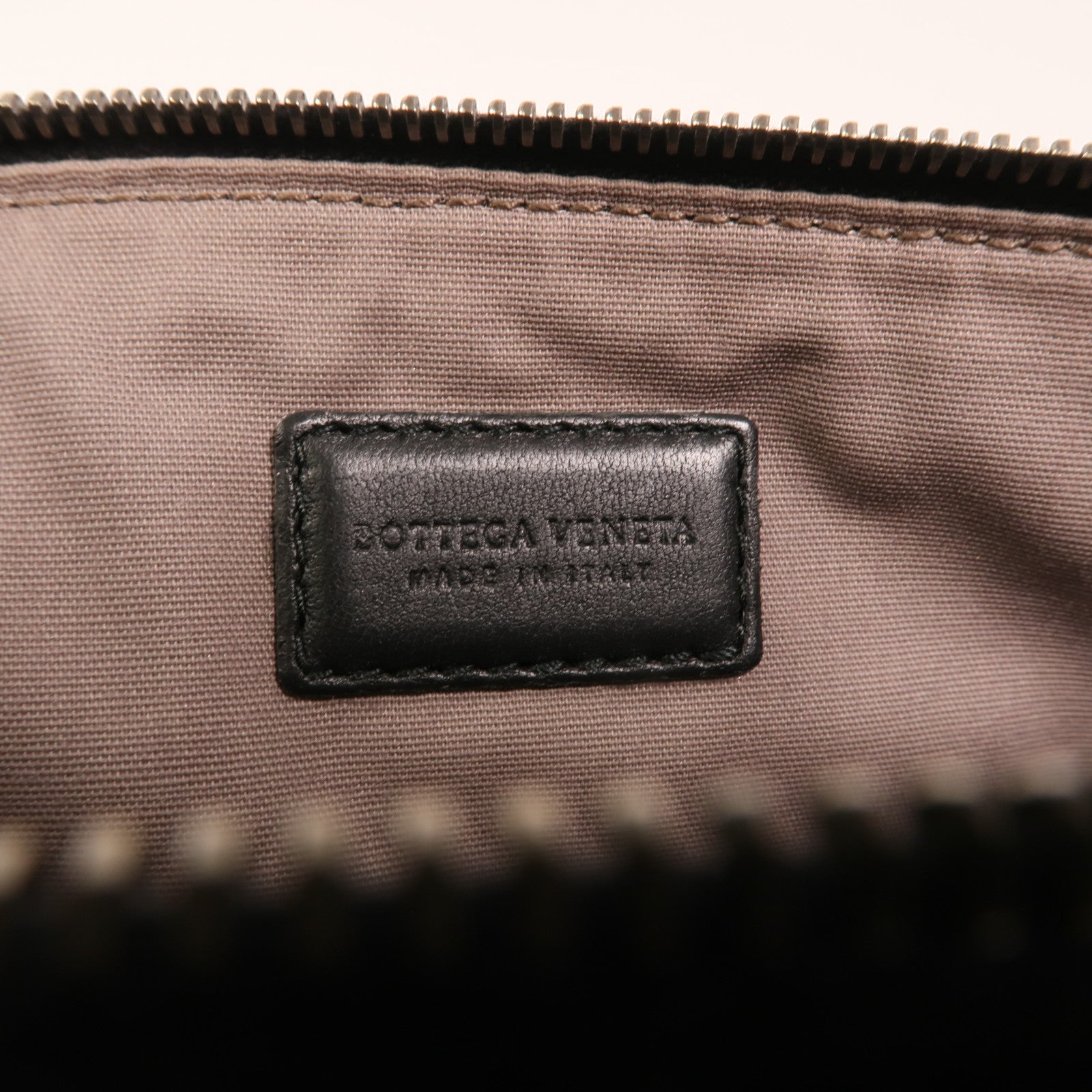 BOTTEGA VENETA 牛皮皮革Clutch銀扣手拿包