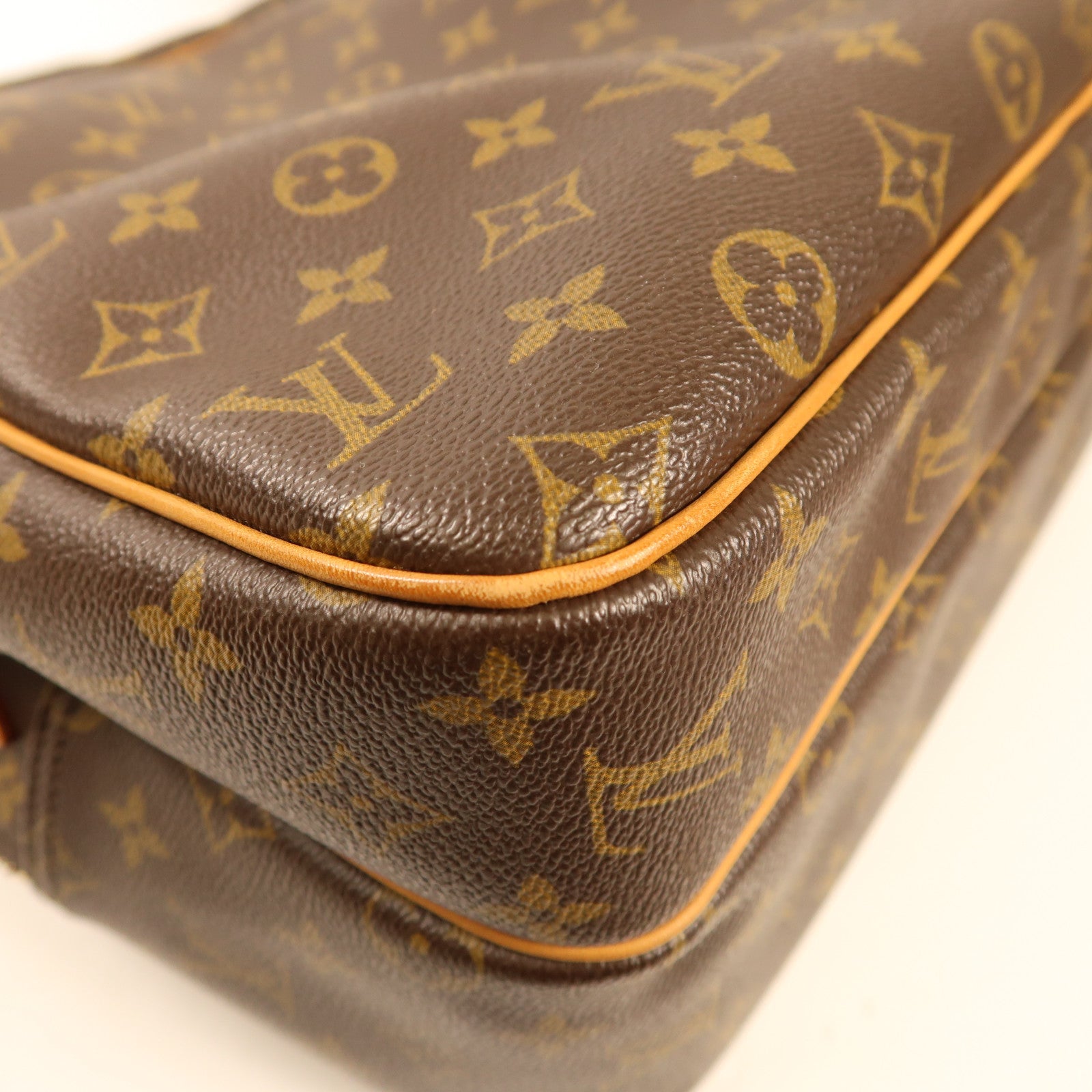 LOUIS VUITTON Monogram Reporter GM金扣肩背袋