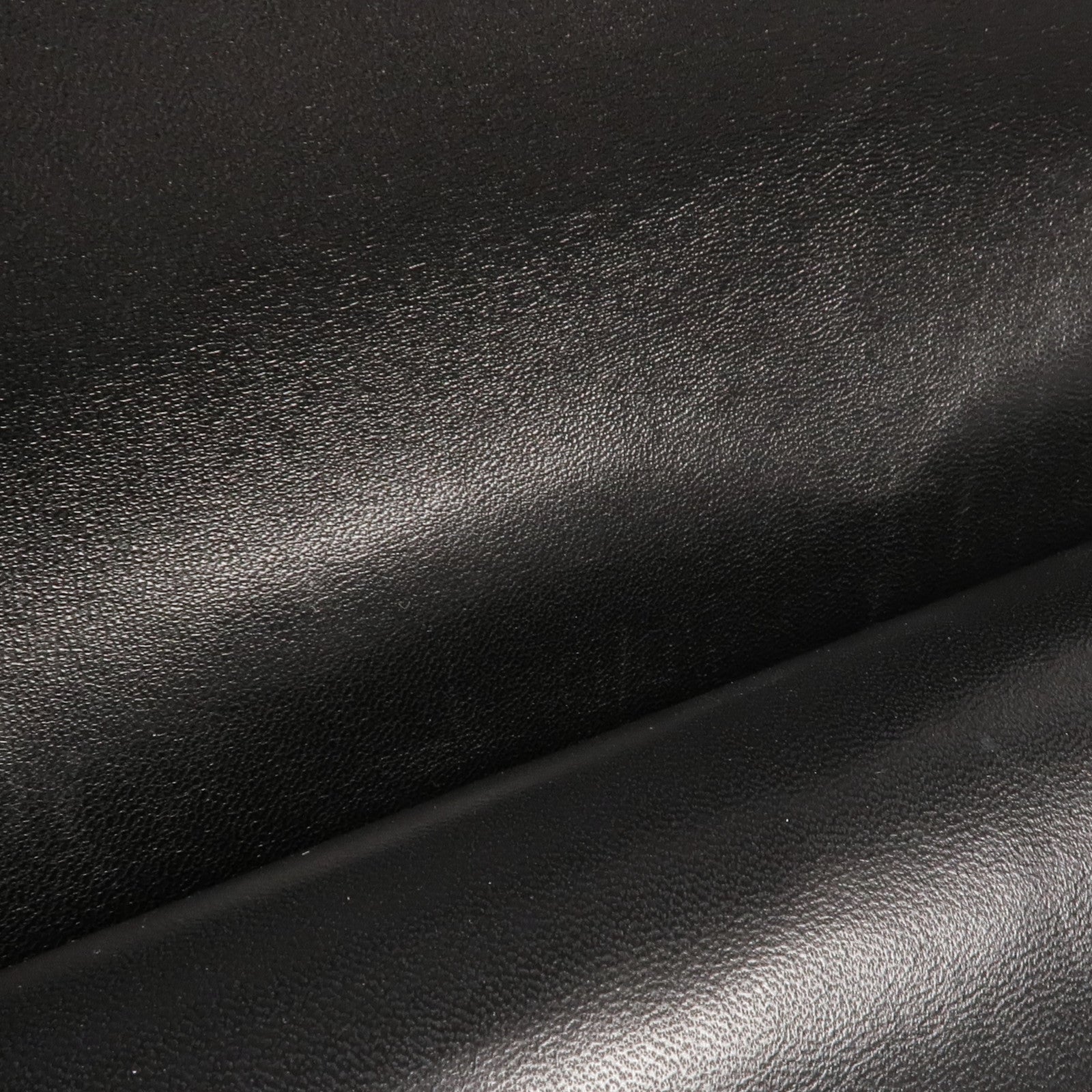 CHANEL 羊皮皮革Maxi Classic銀扣鏈帶肩背袋