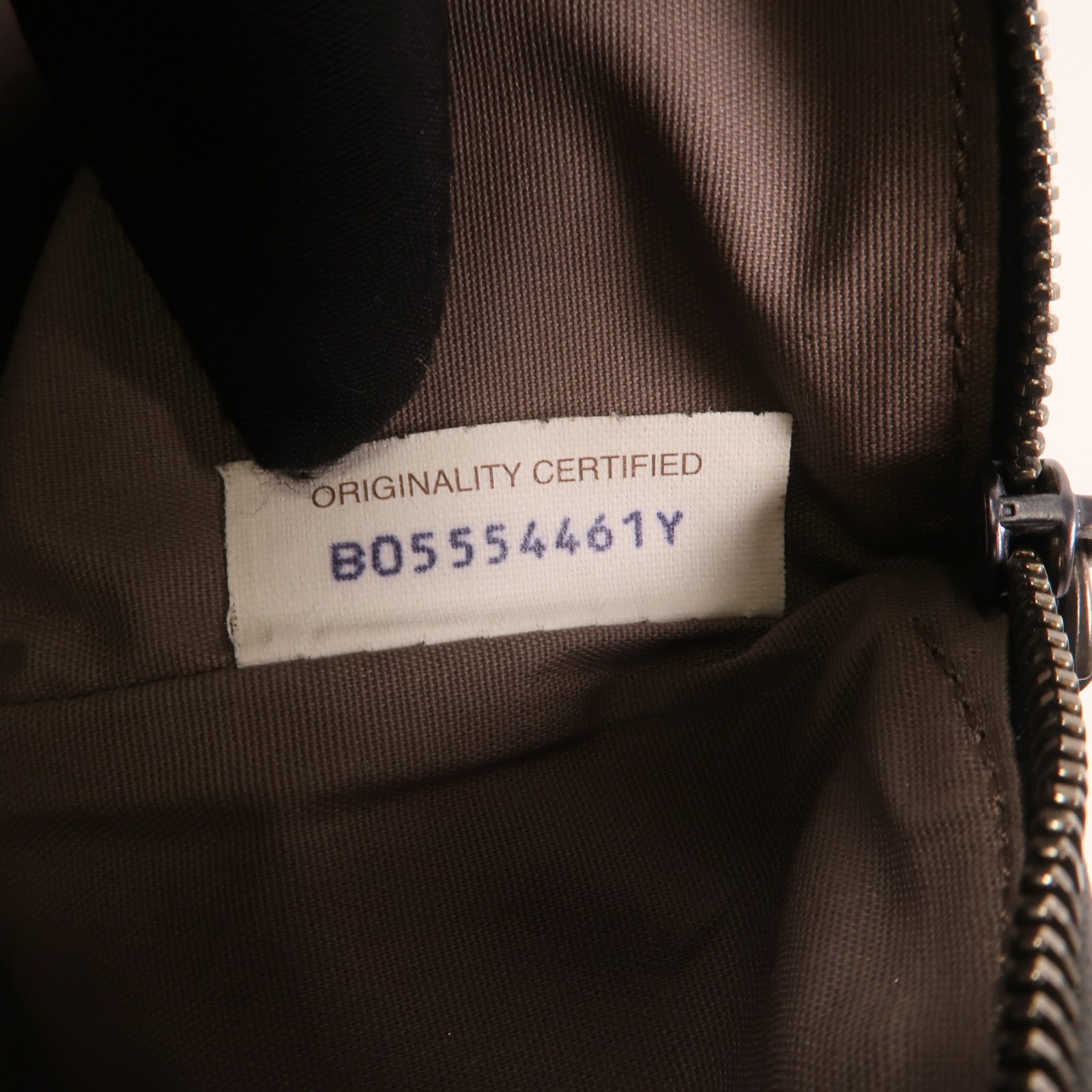 BOTTEGA VENETA 牛皮皮革Clutch銀扣手拿包