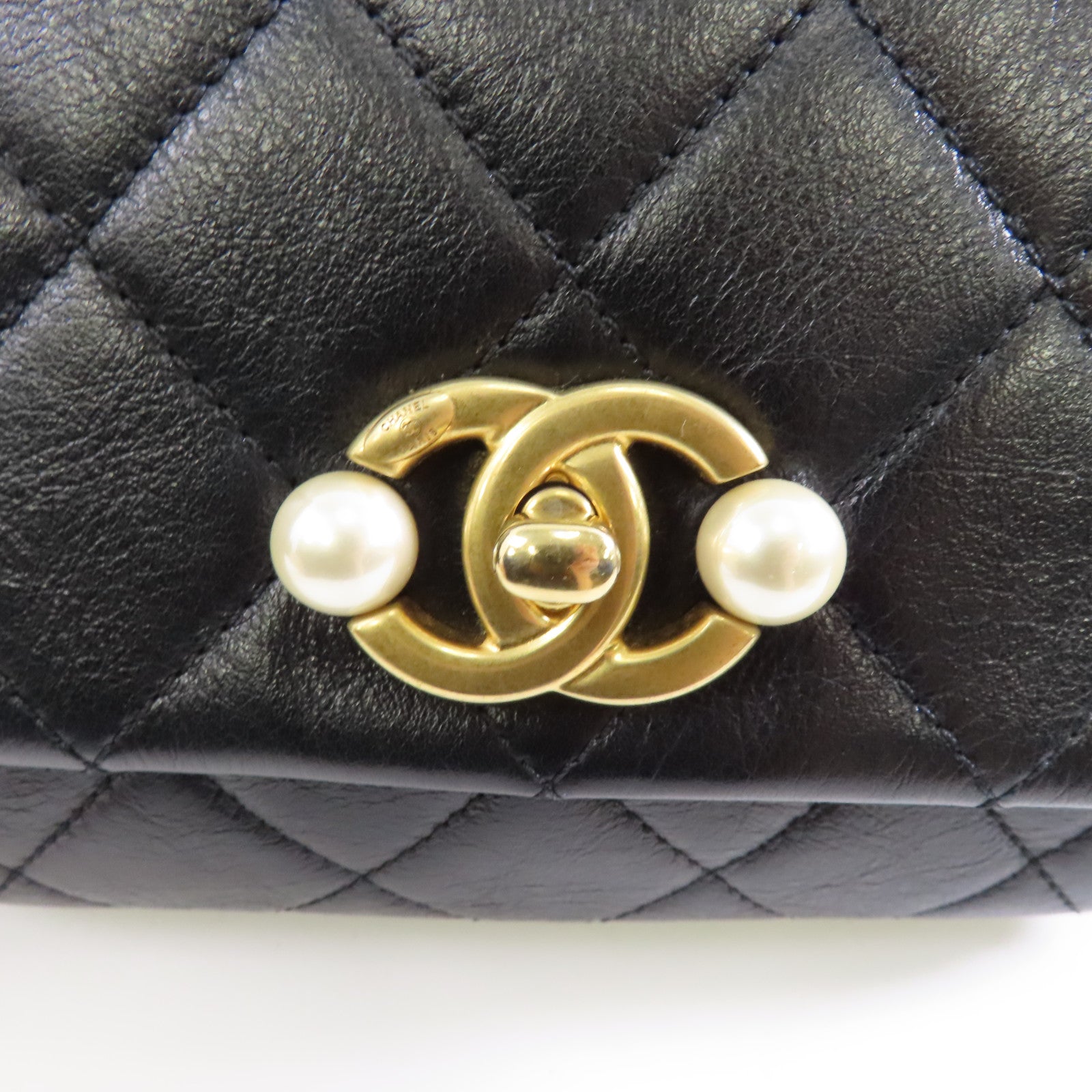 CHANEL 菱格羊皮皮革Chain Shoulder金扣鏈帶肩背袋黑色