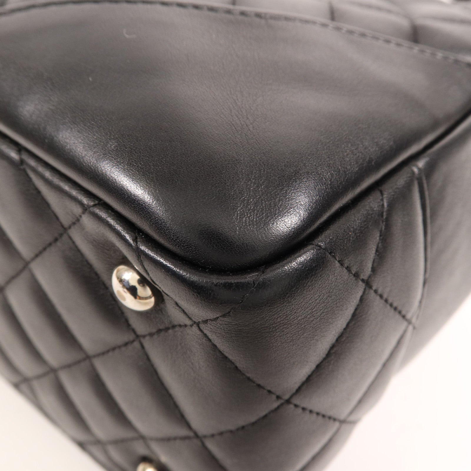 CHANEL 羊皮皮革Cambon Bag銀扣肩背袋