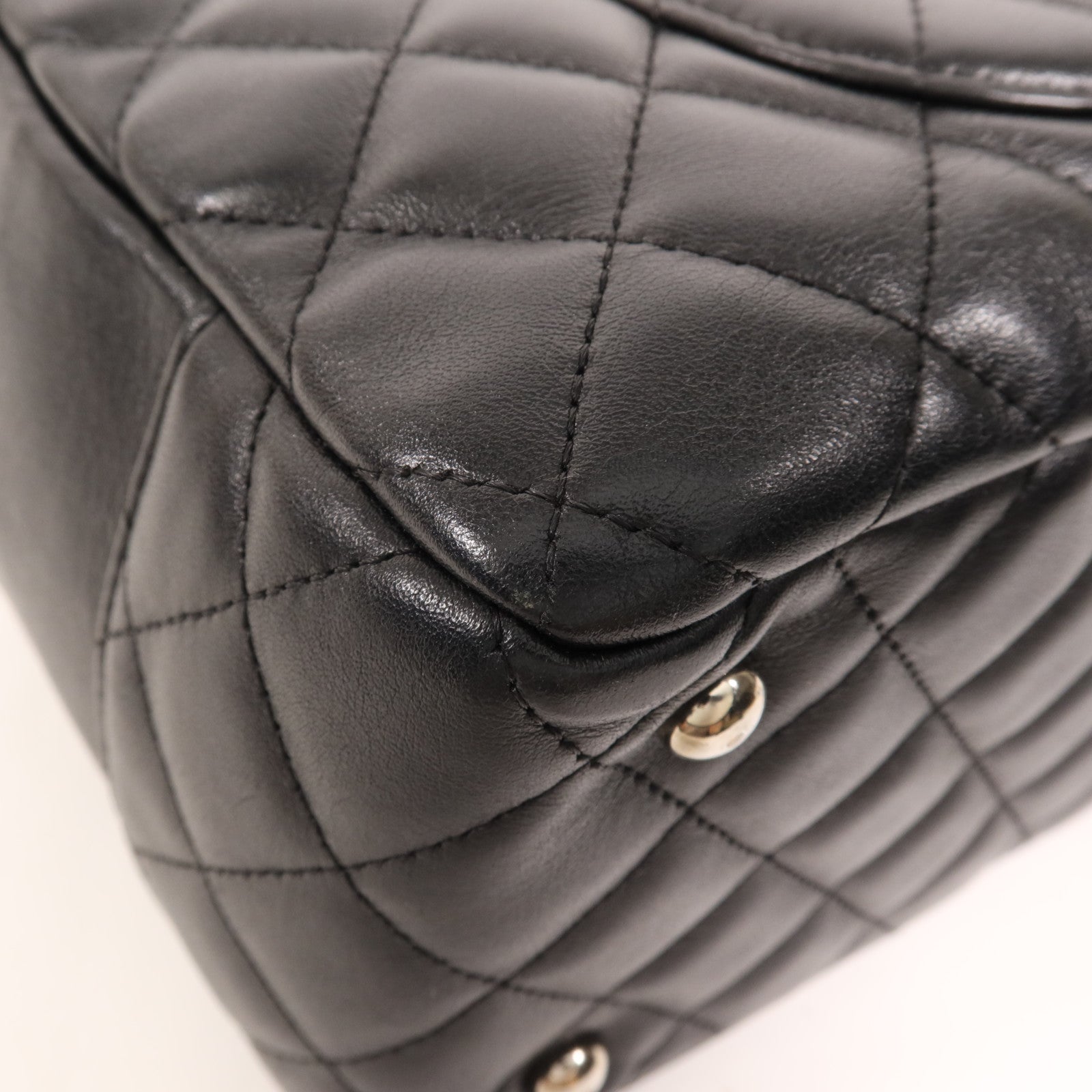 CHANEL 羊皮皮革Cambon Bag銀扣肩背袋