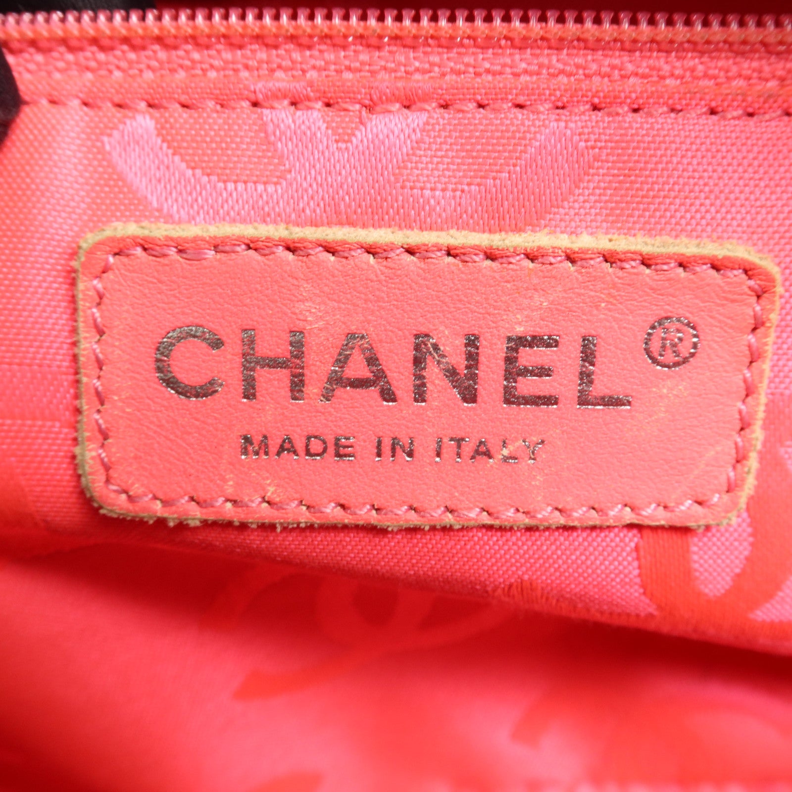 CHANEL 羊皮皮革Cambon Bag銀扣肩背袋