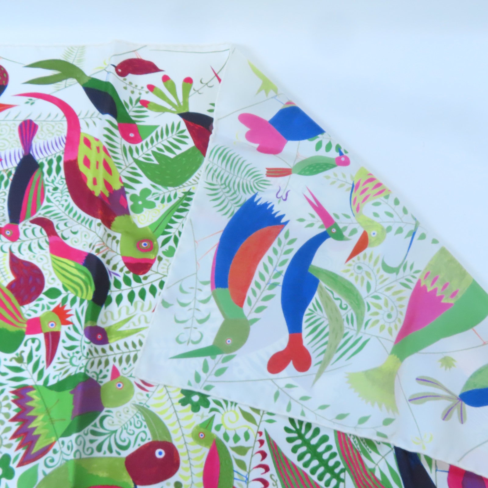HERMES 絲質Carre 90 Scarf絲巾白色/綠色/桃紅色