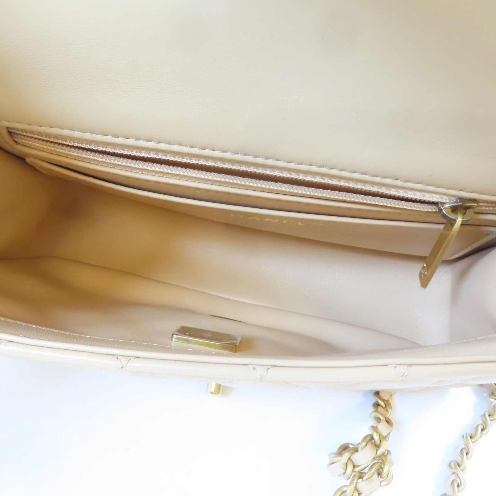 CHANEL 【激減優惠】菱格羊皮皮革Flap Bag金扣鏈帶肩背袋米色