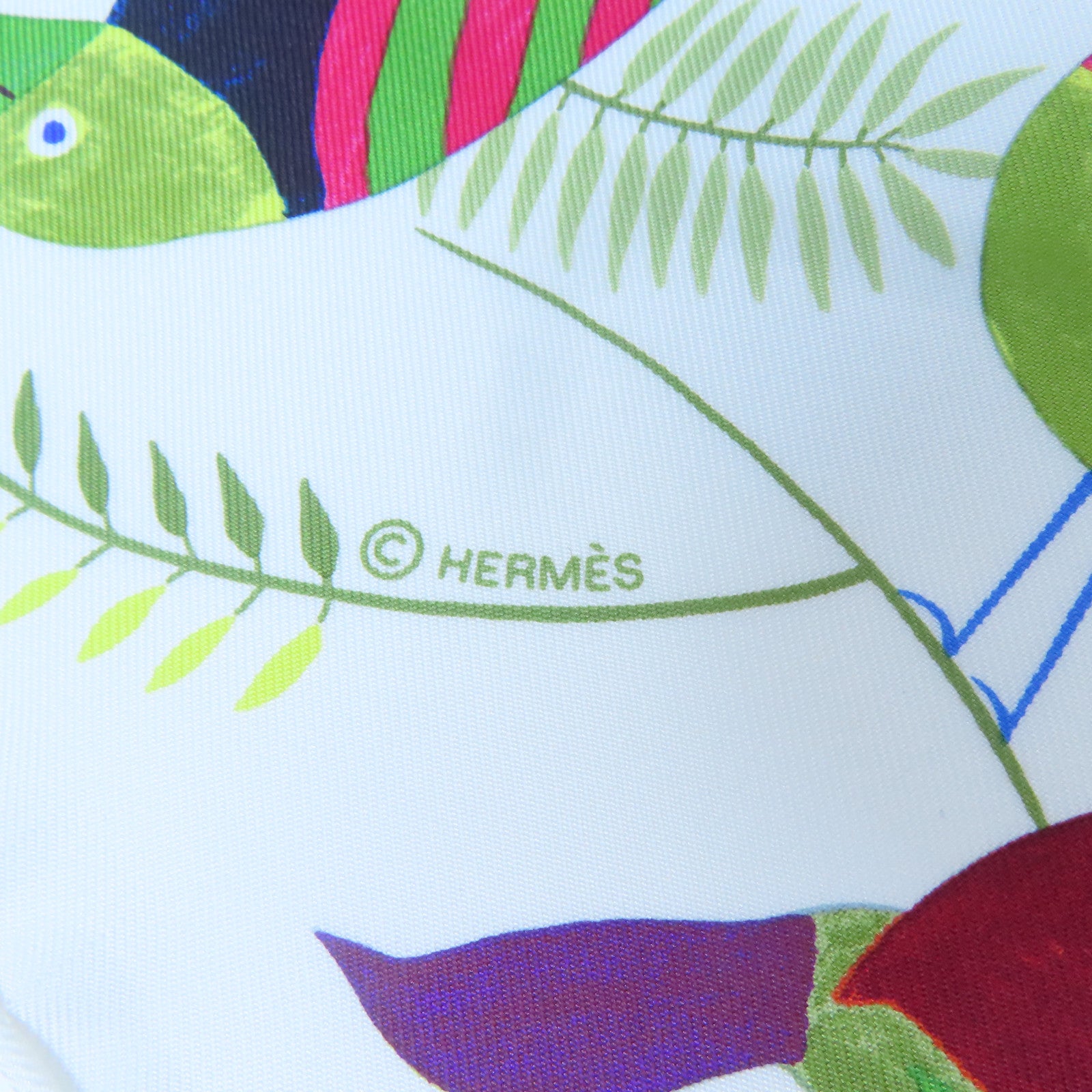 HERMES 絲質Carre 90 Scarf絲巾白色/綠色/桃紅色
