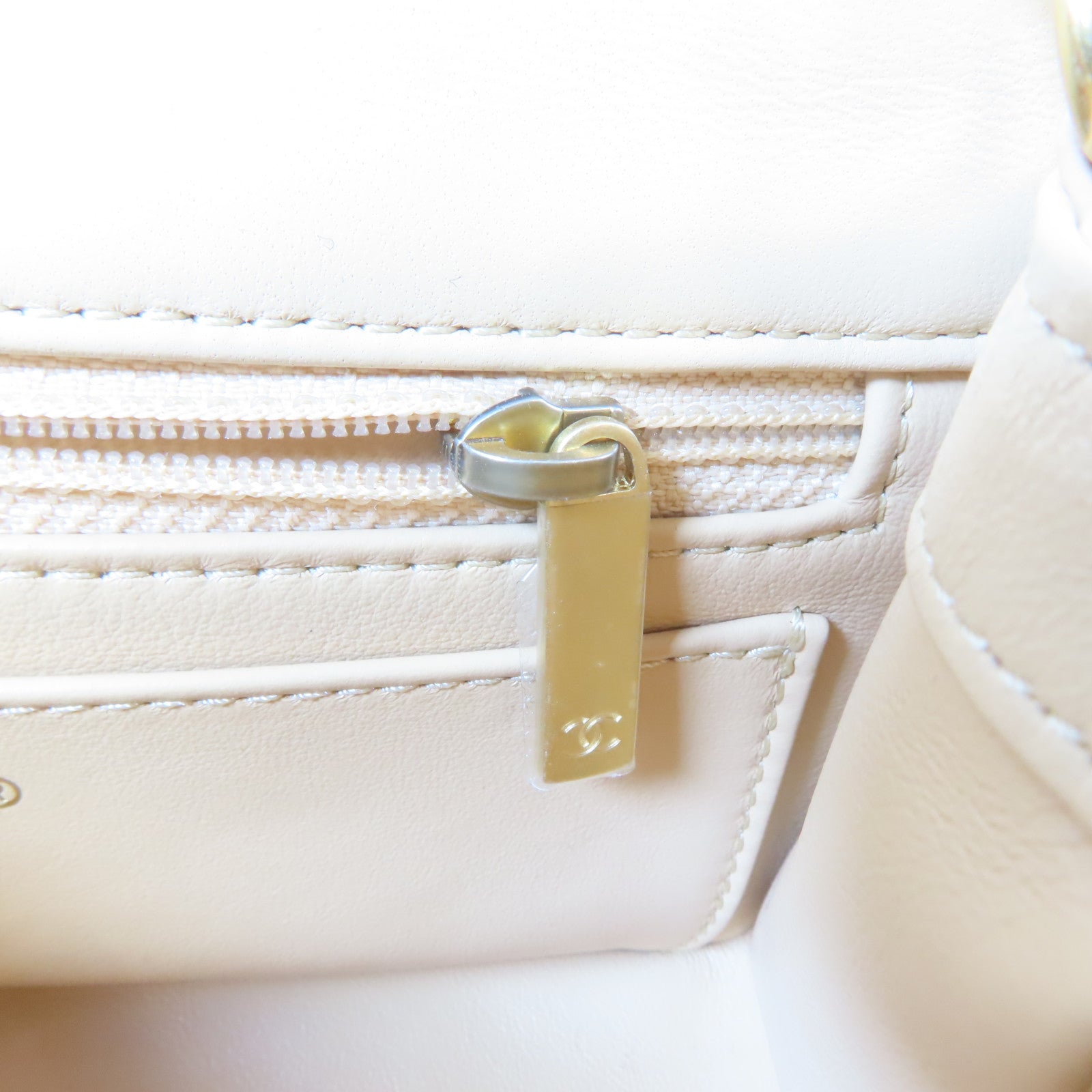 CHANEL 【激減優惠】菱格羊皮皮革Flap Bag金扣鏈帶肩背袋米色