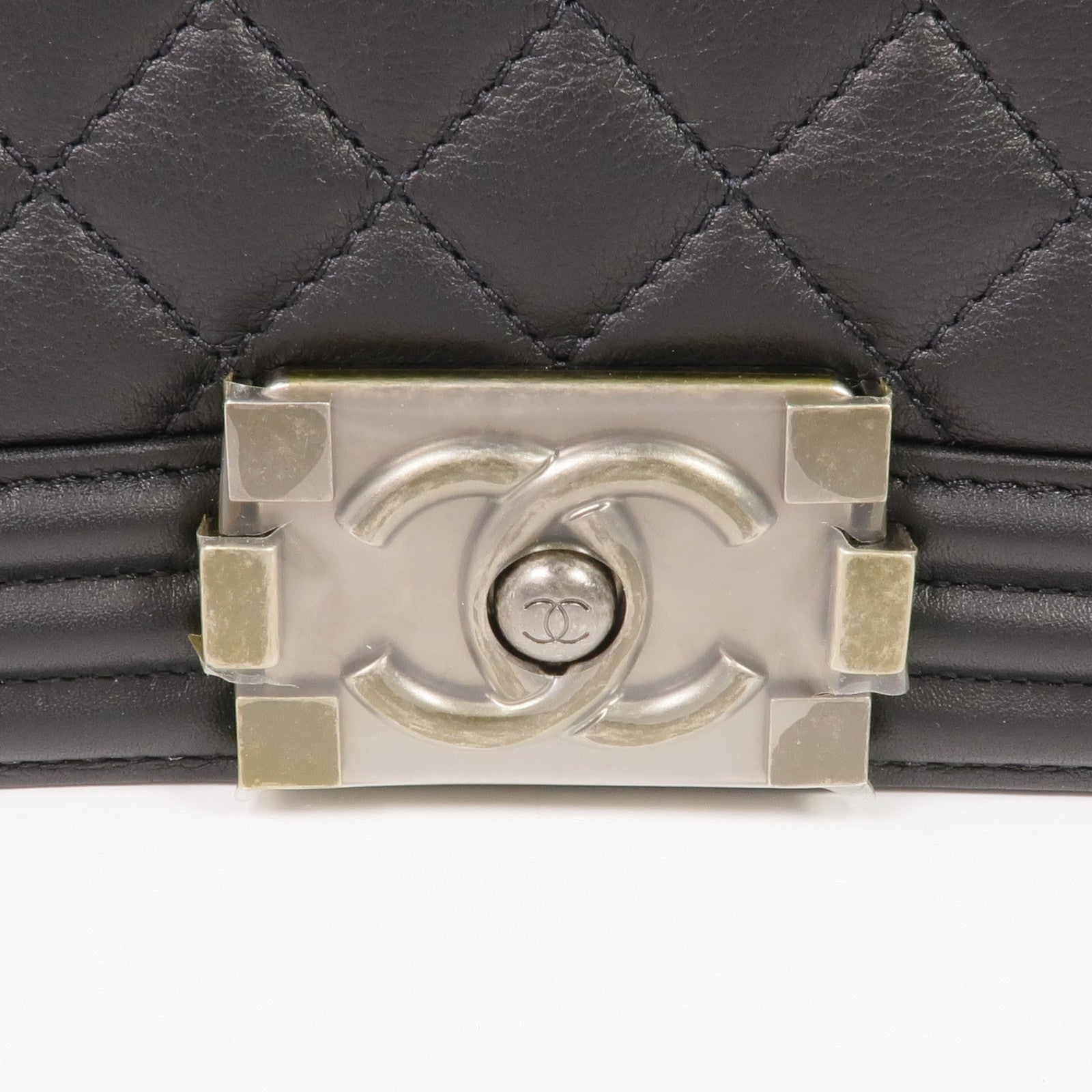 CHANEL 牛皮皮革Boy 25銀扣鏈帶肩背袋